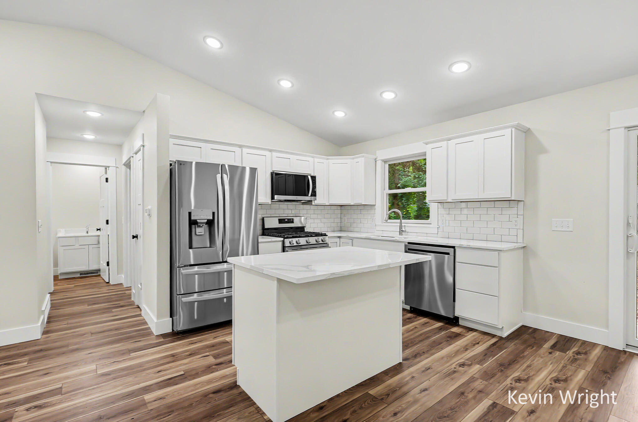 420 West Street Property Photo 6