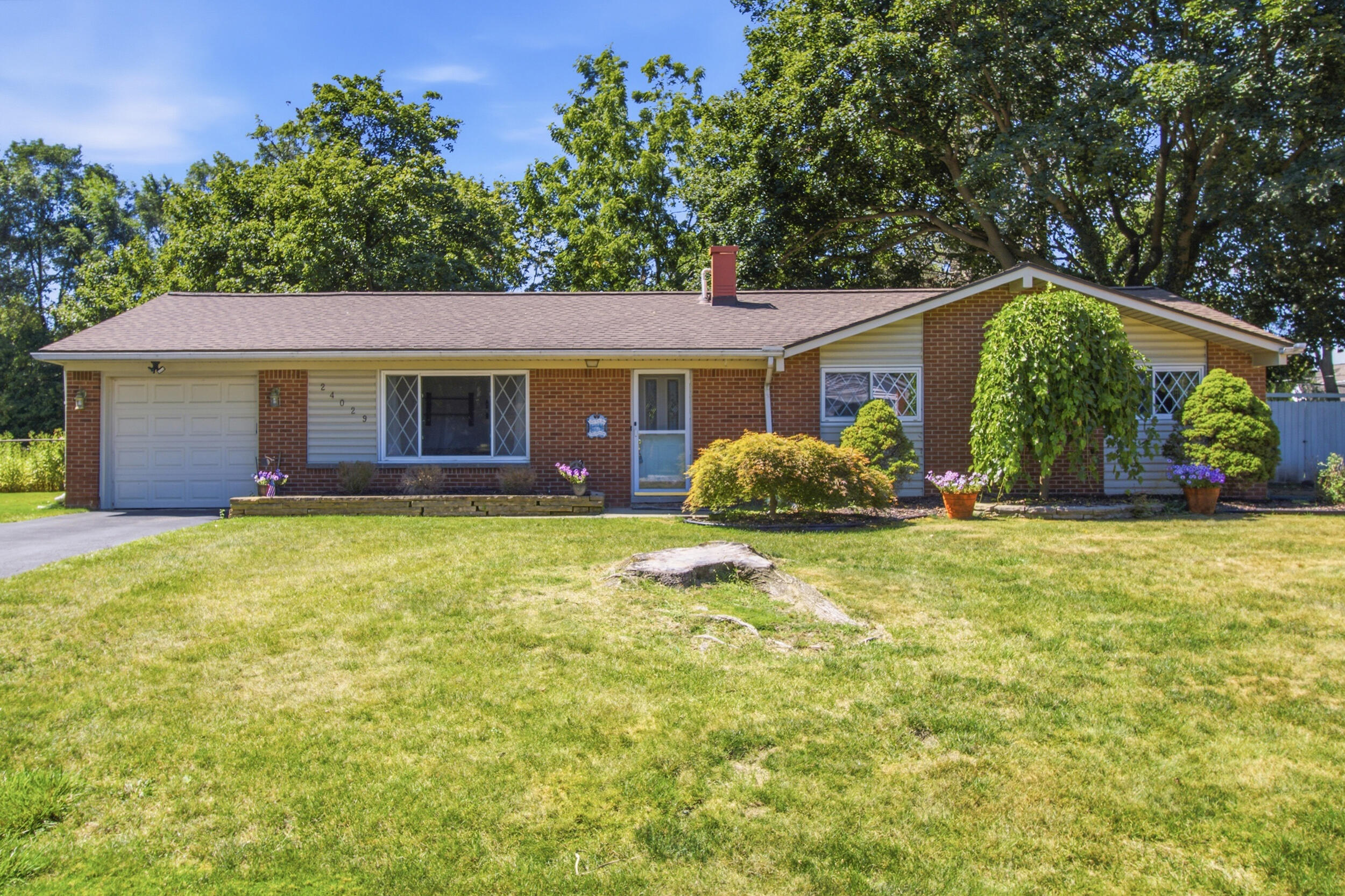 24029 Ripple Creek Property Photo 1