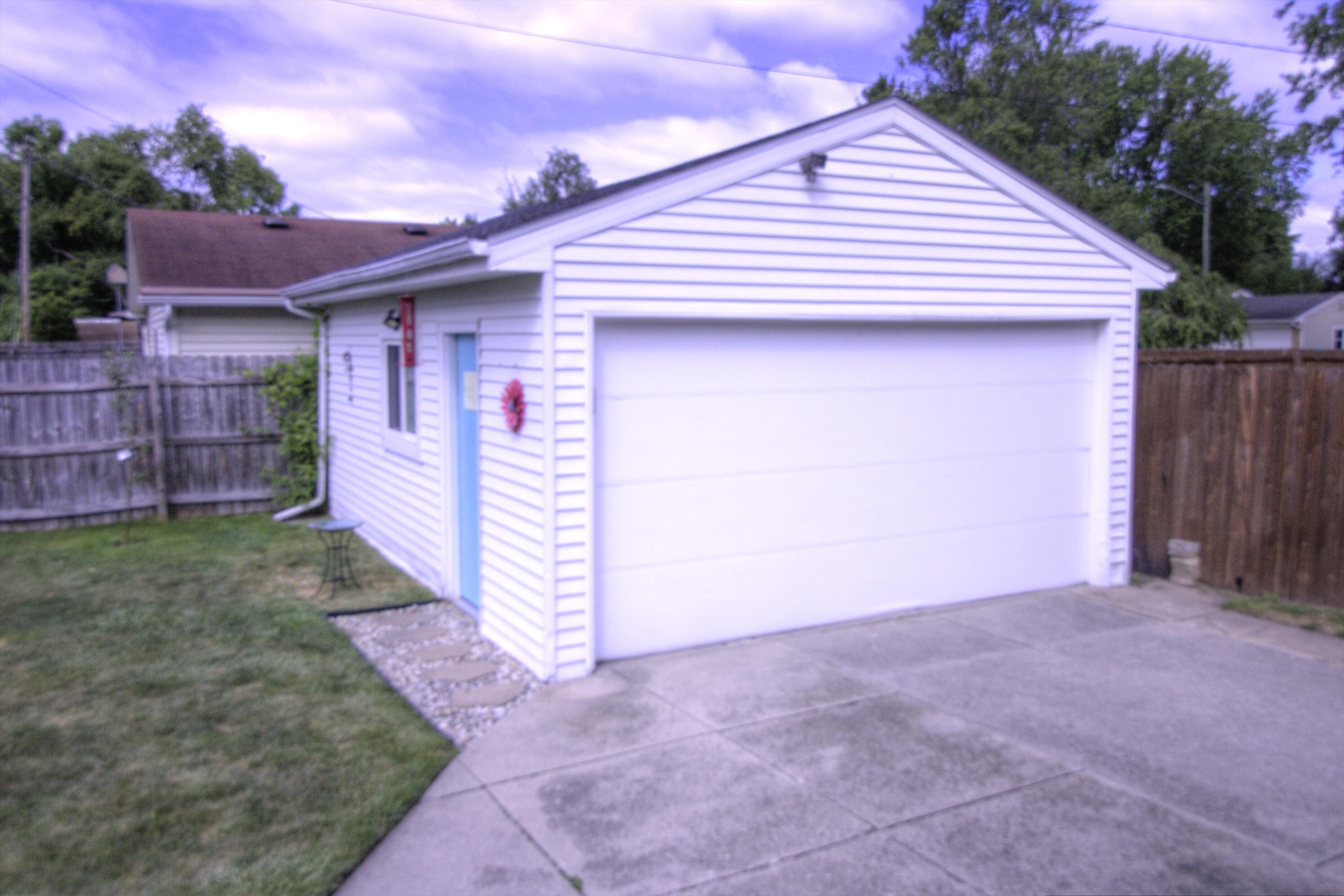 2309 Mayfield Road Property Photo 6