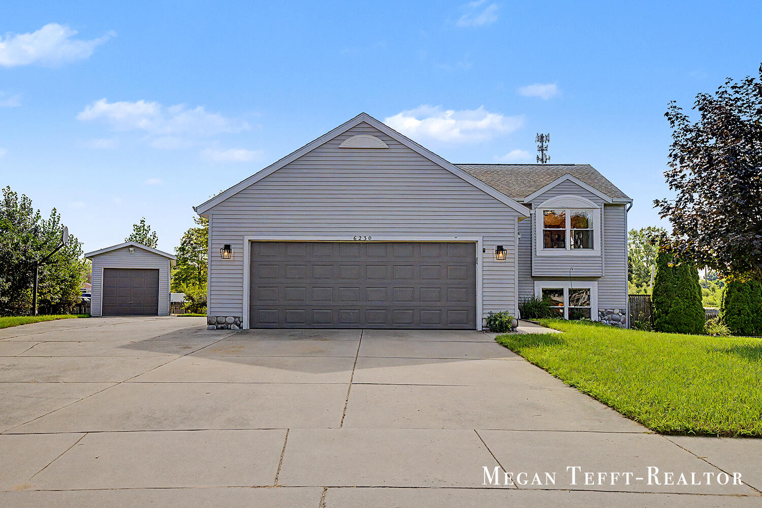 6230 Belmont Farms Ne Property Photo 1