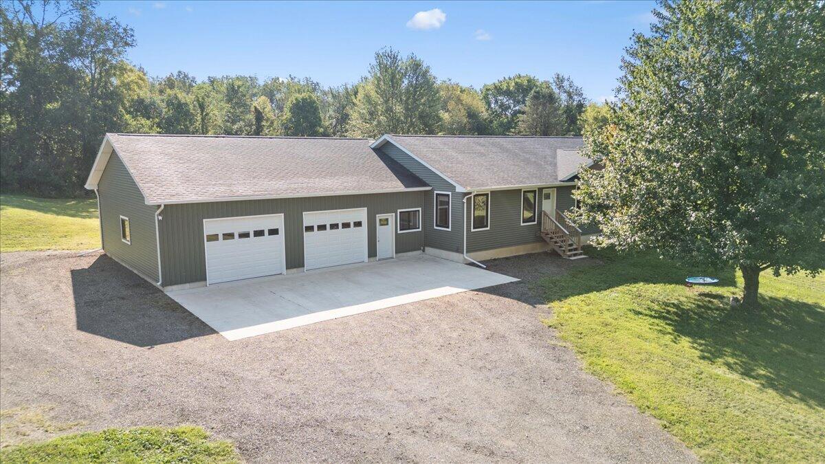 3867 Edgar Road Property Photo 3