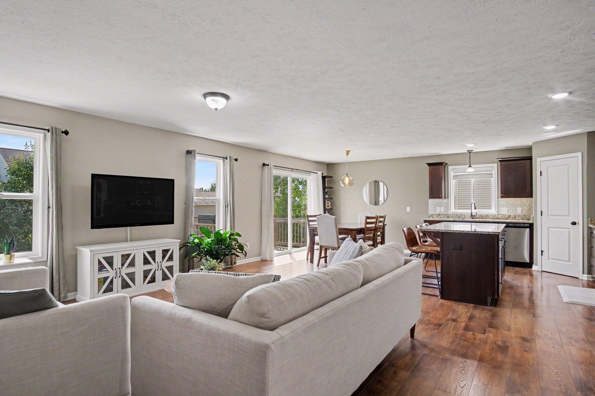 1112 Arbor Meadow Drive Se Property Photo 5