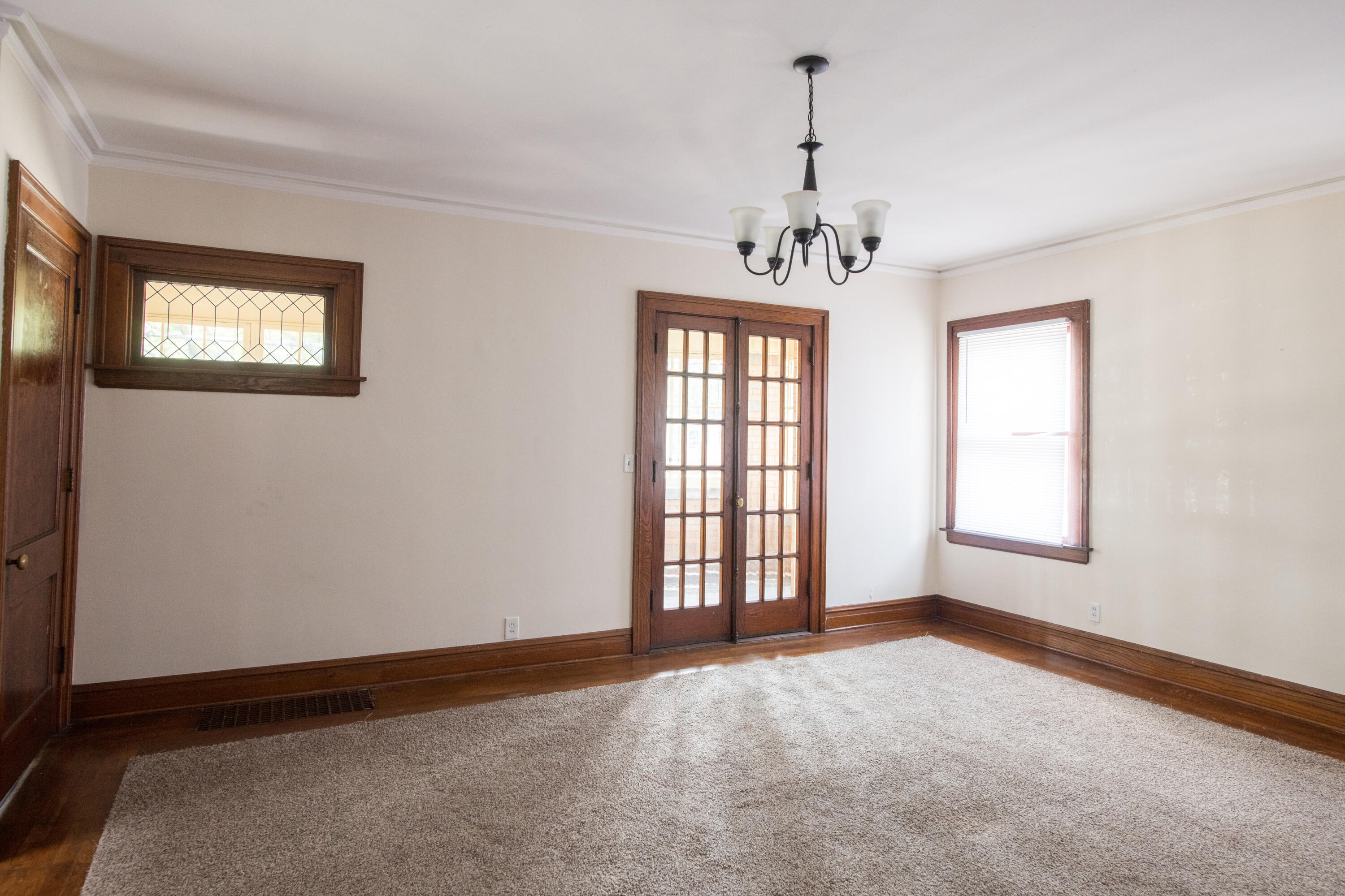 114 W Vine Street Property Photo 3