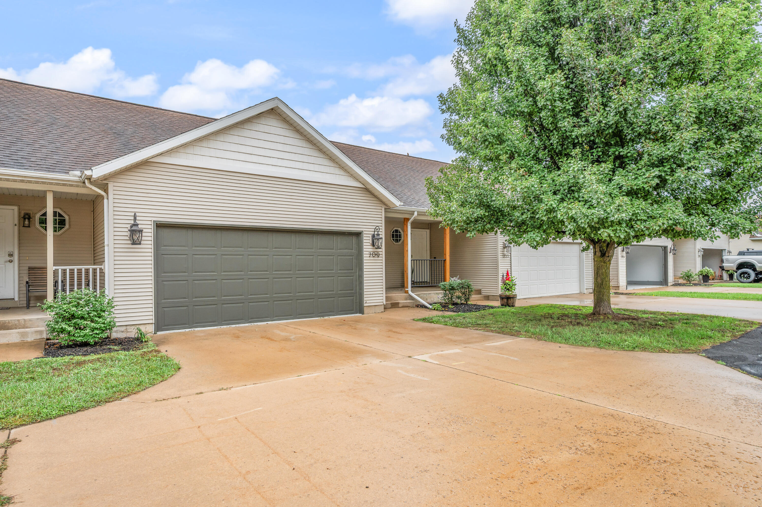 709 Tioga Park Drive Property Photo 1
