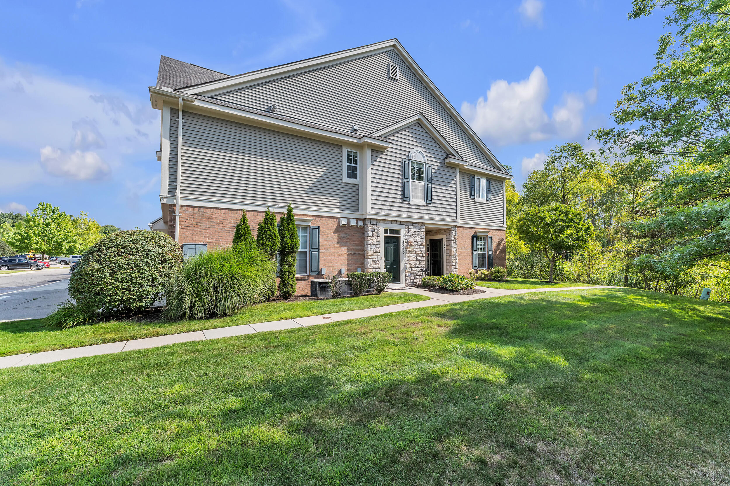 2263 Pinecroft Drive Property Photo 1