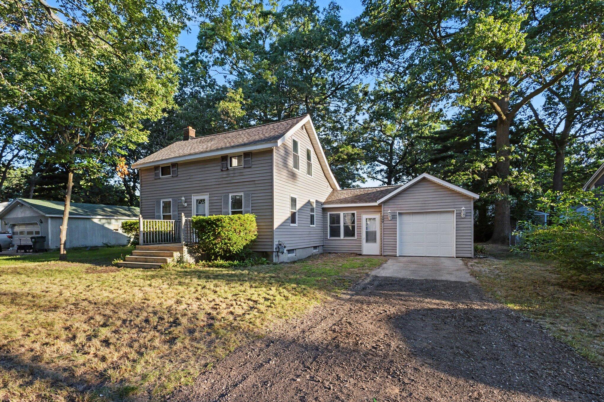 260 Eric Avenue Property Photo 1