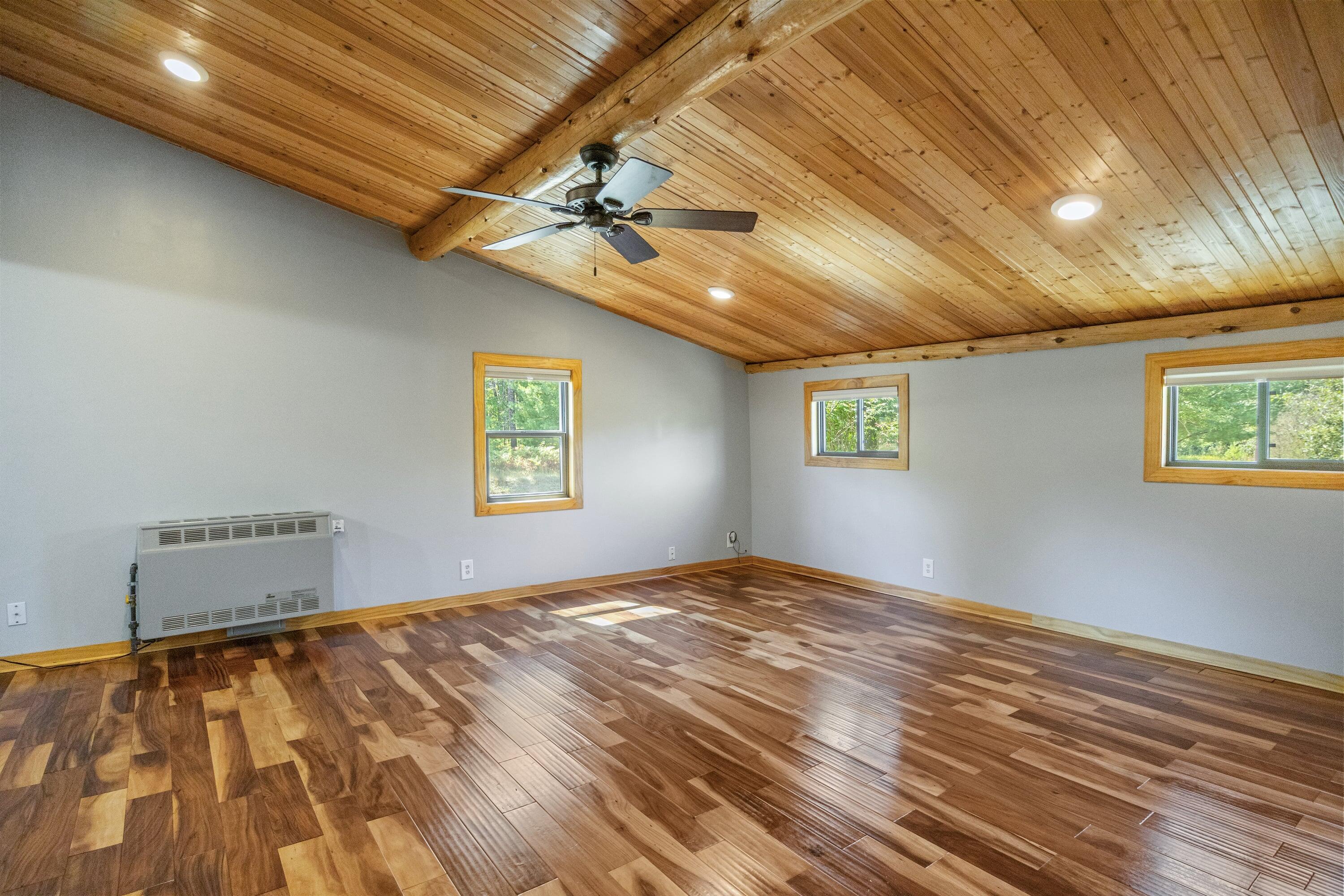 2029 E 6 Mile Road Property Photo 7