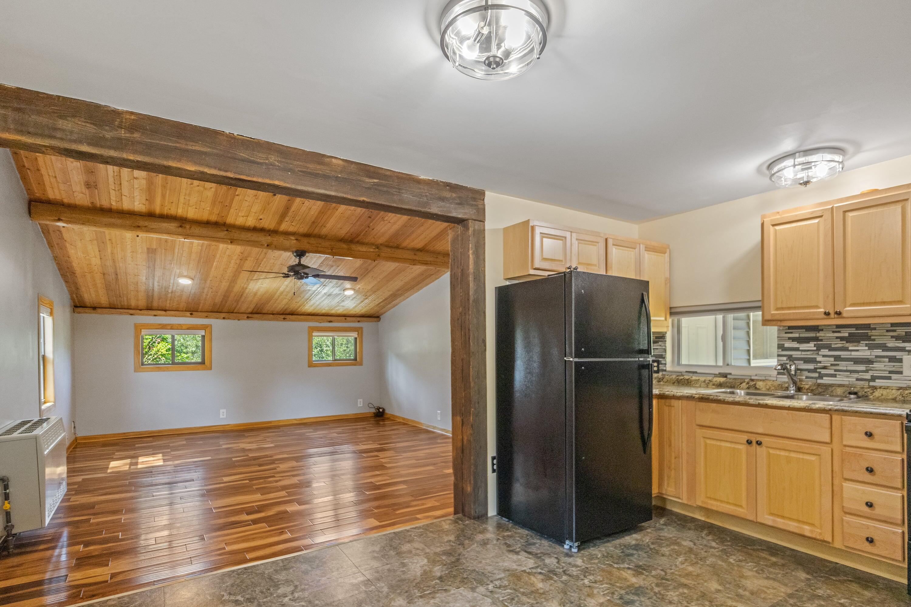 2029 E 6 Mile Road Property Photo 11