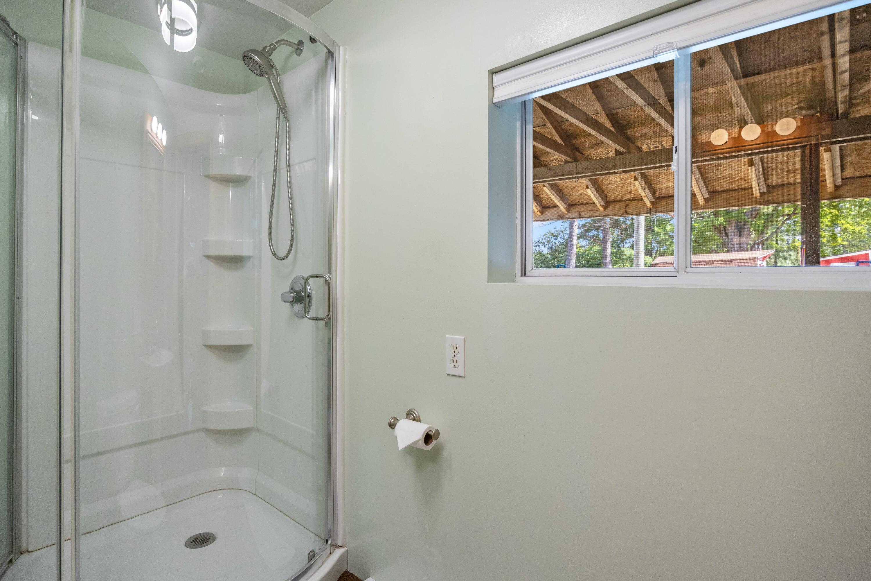 2029 E 6 Mile Road Property Photo 18