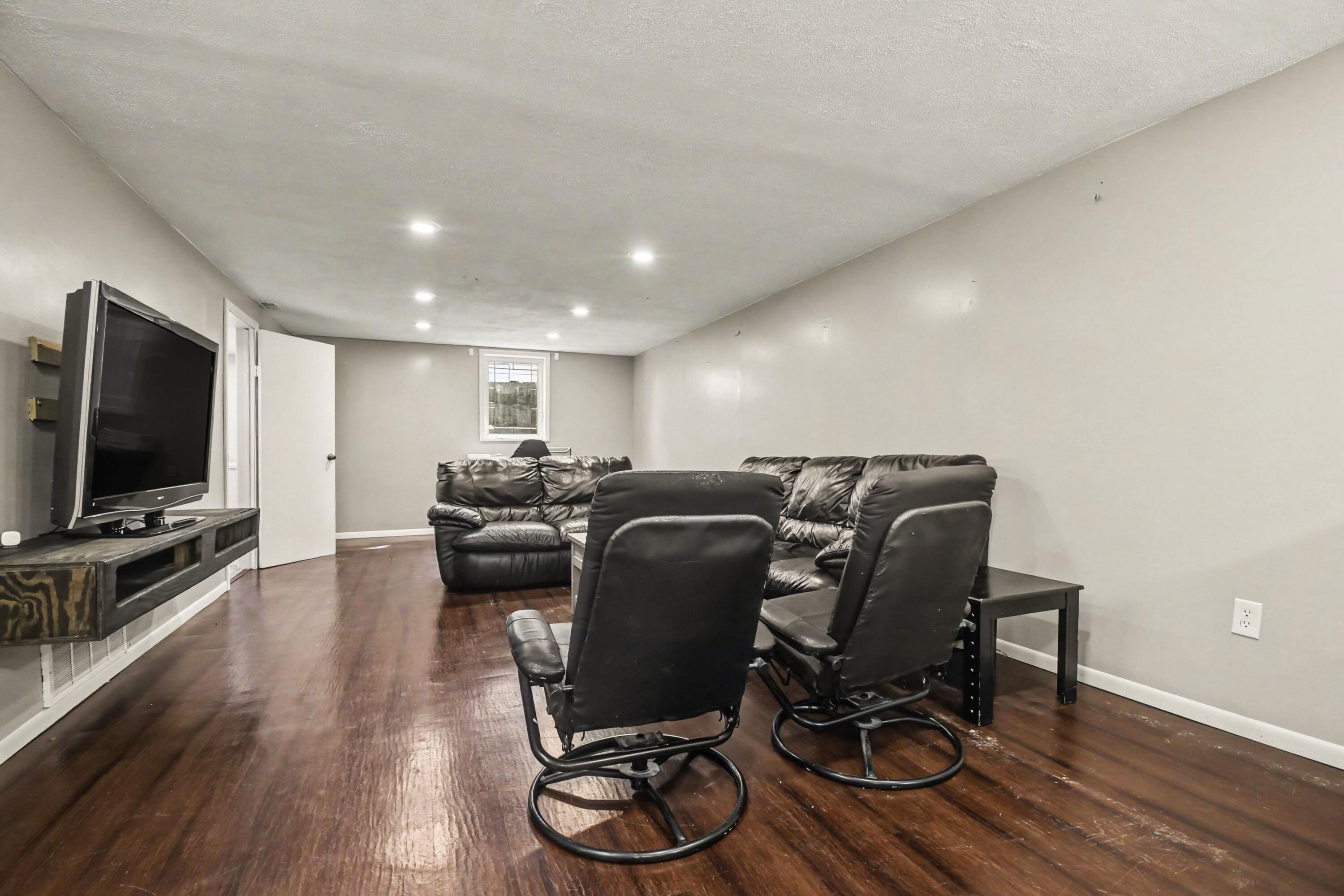 303 Anderson Drive Property Photo 18