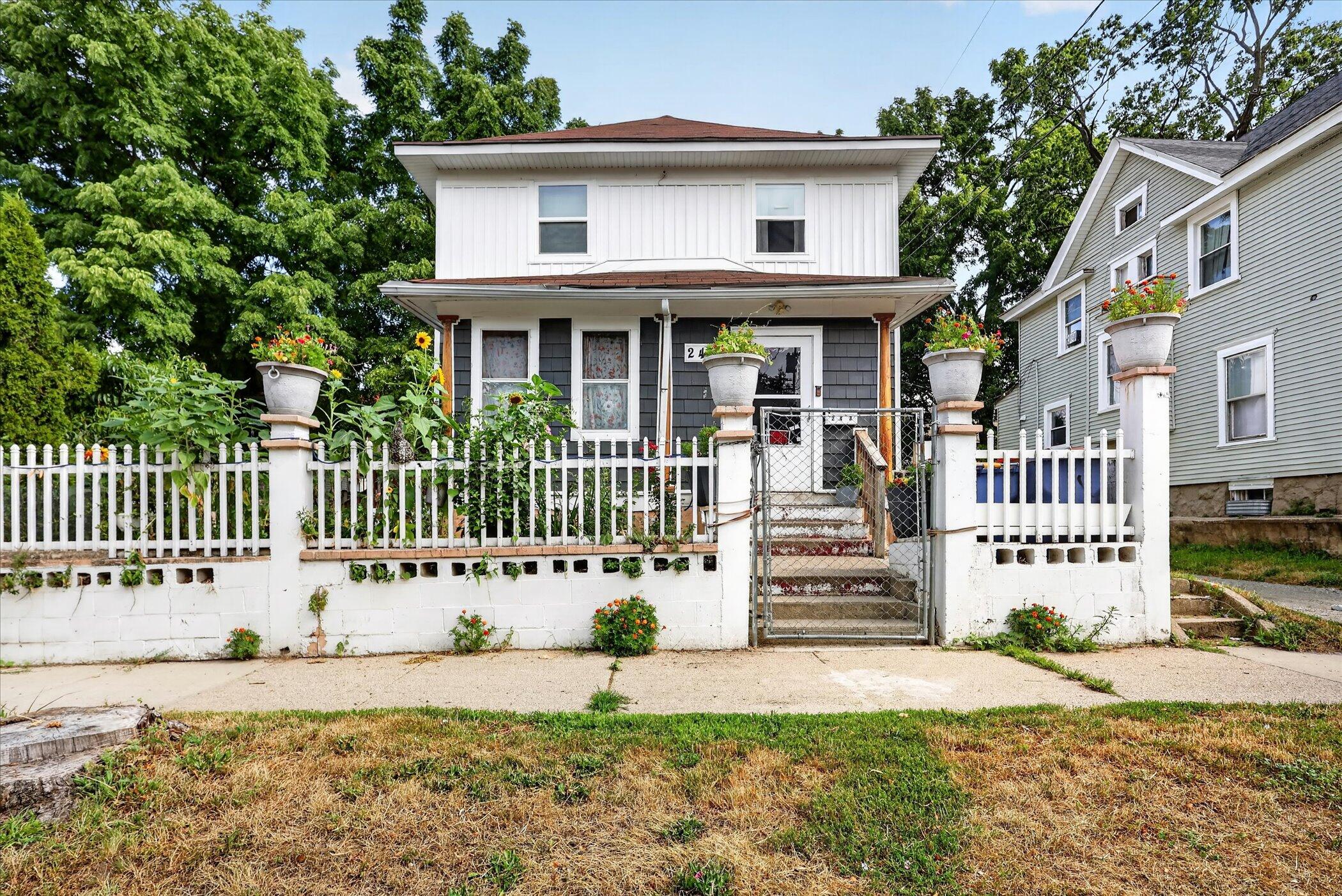 243 Delaware Street Se Property Photo 4