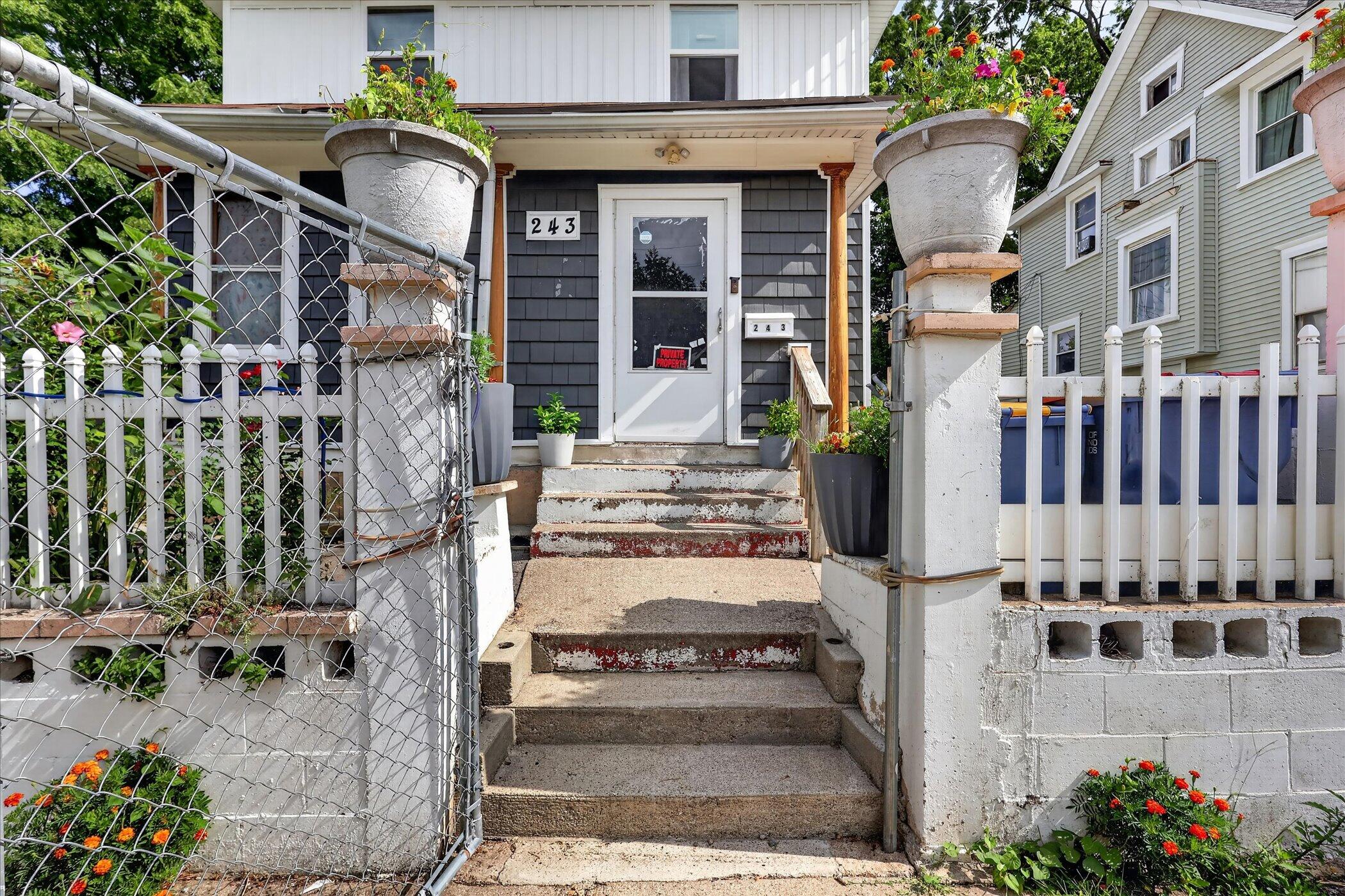 243 Delaware Street Se Property Photo 6