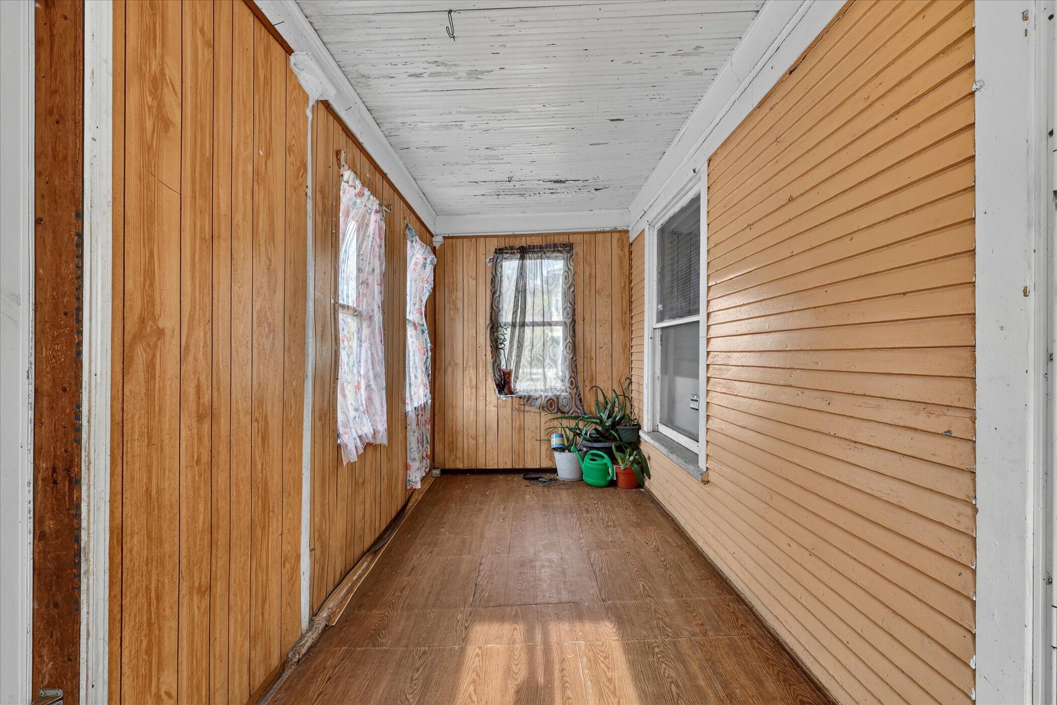243 Delaware Street Se Property Photo 8