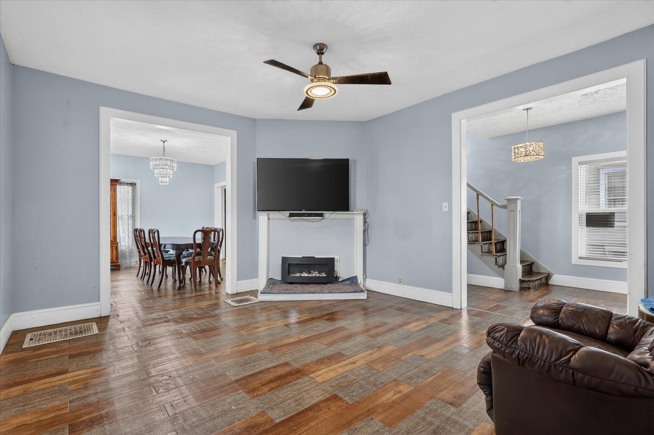 243 Delaware Street Se Property Photo 9