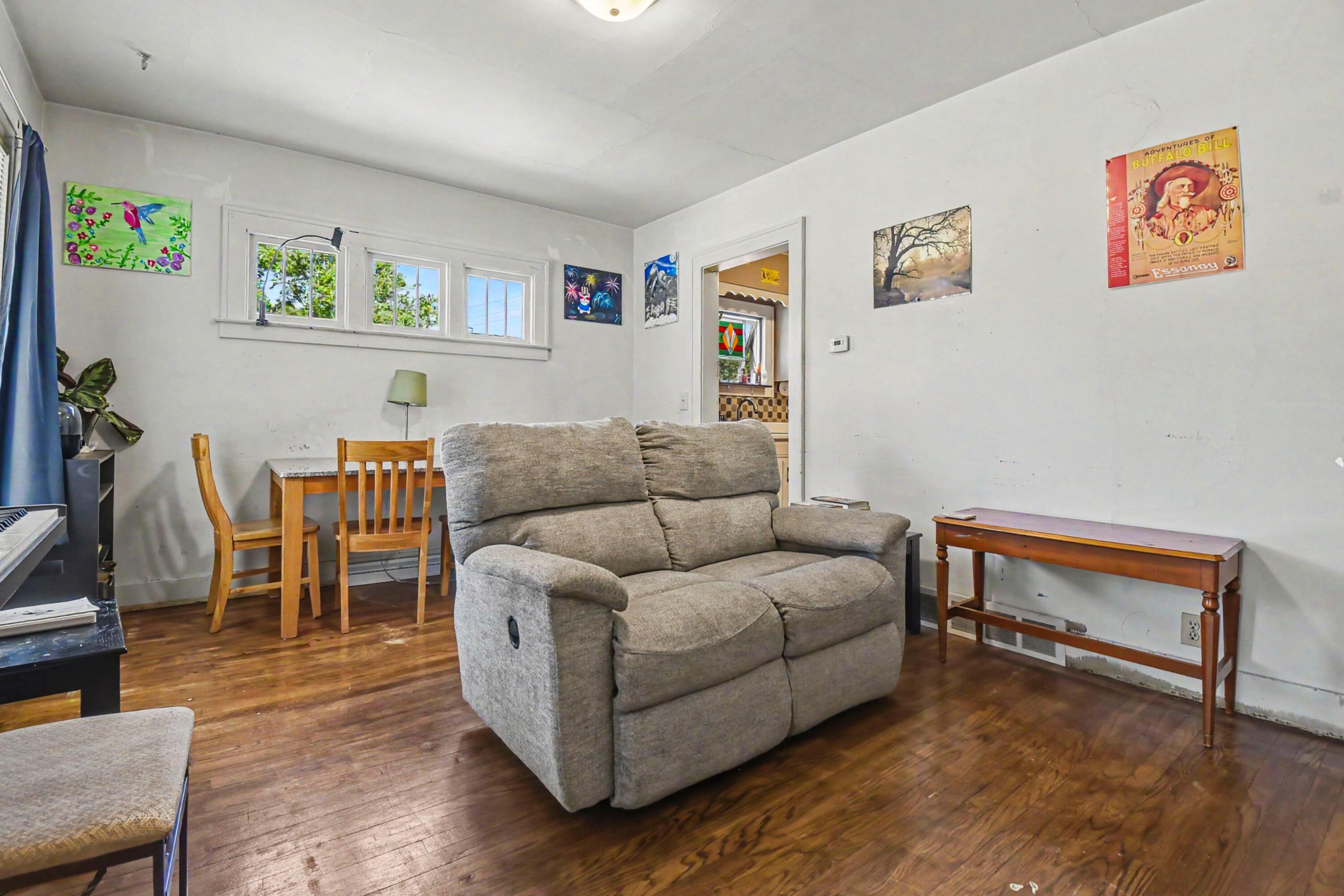 4858 Walton Avenue Sw Property Photo 4
