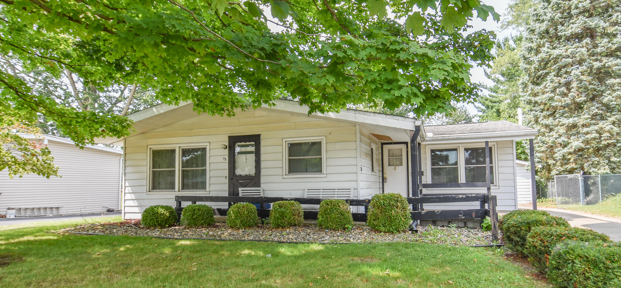 75 Edison Court Property Photo 1