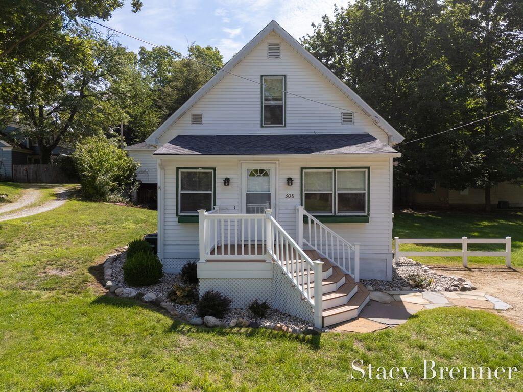 308 4th Street Property Photo 1