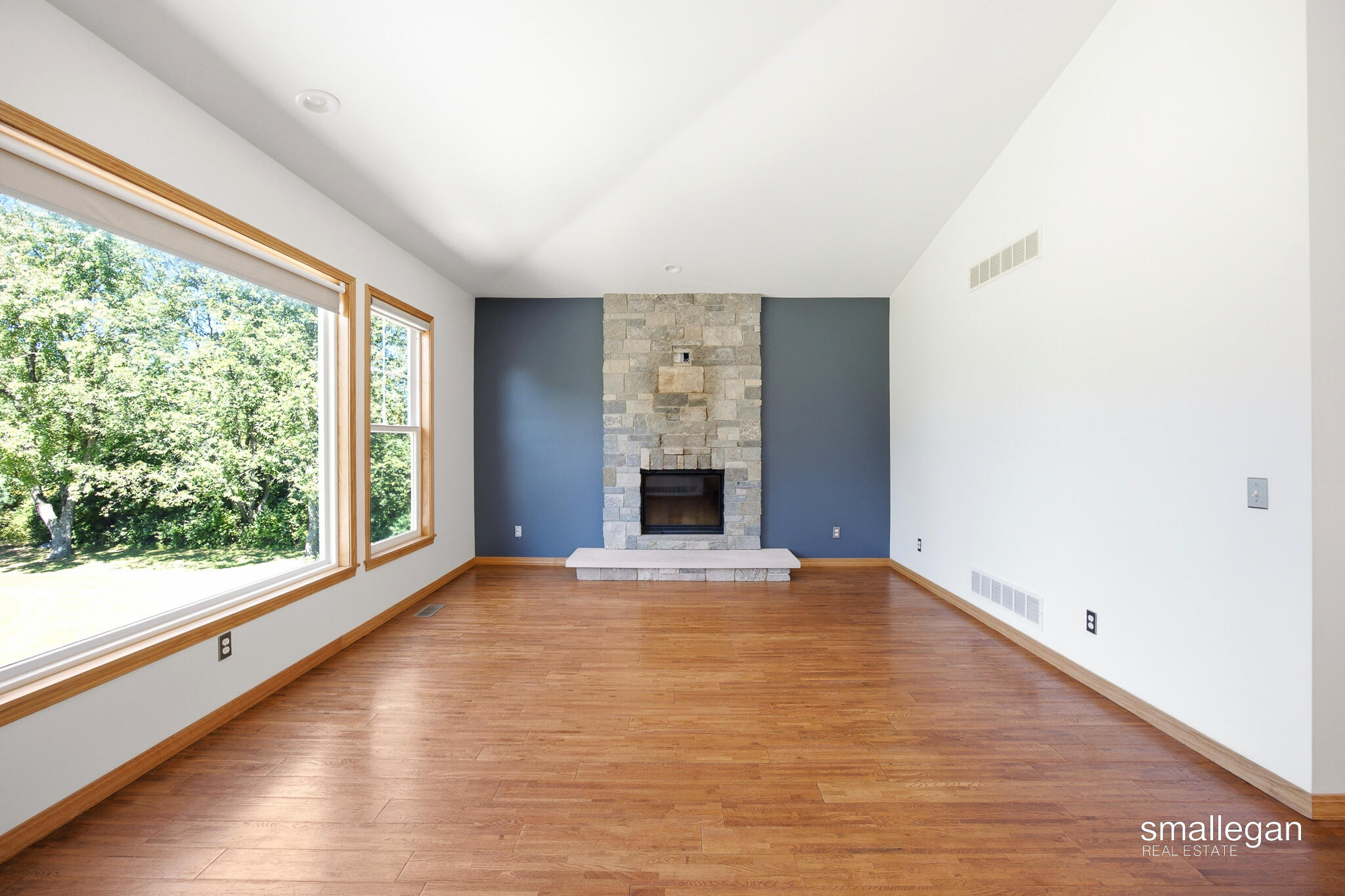 8165 Alpine Avenue Nw Property Photo 7