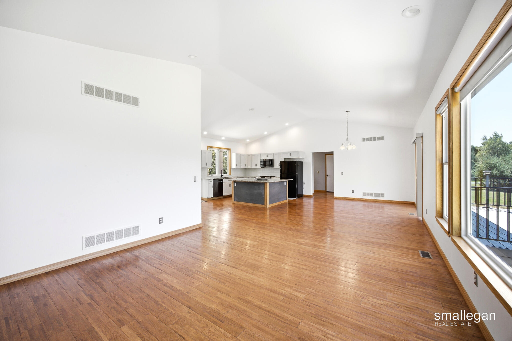 8165 Alpine Avenue Nw Property Photo 10
