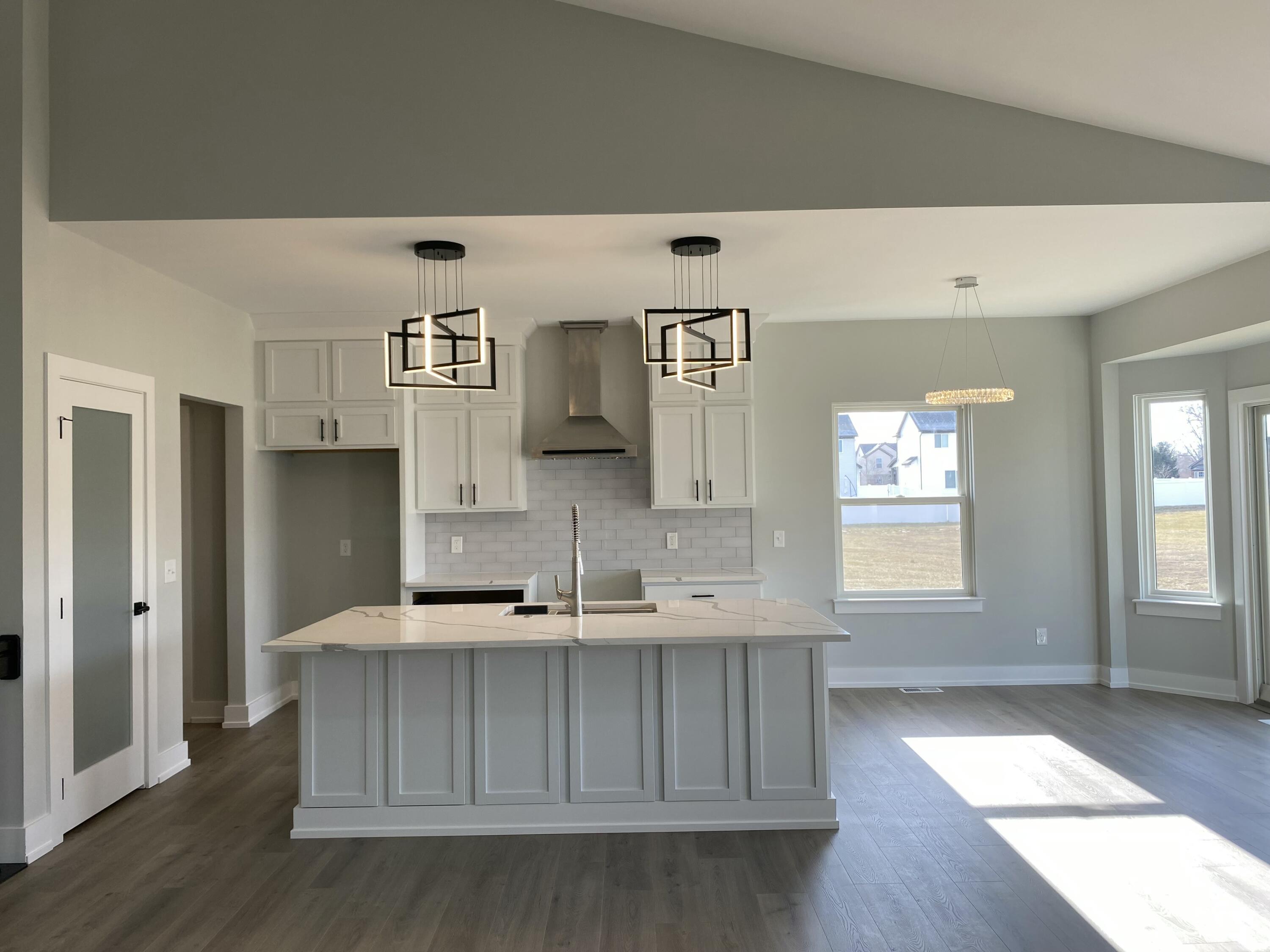 558 Falcon Drive Property Photo 2