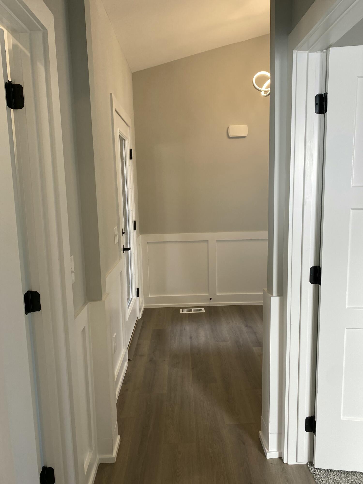 558 Falcon Drive Property Photo 12