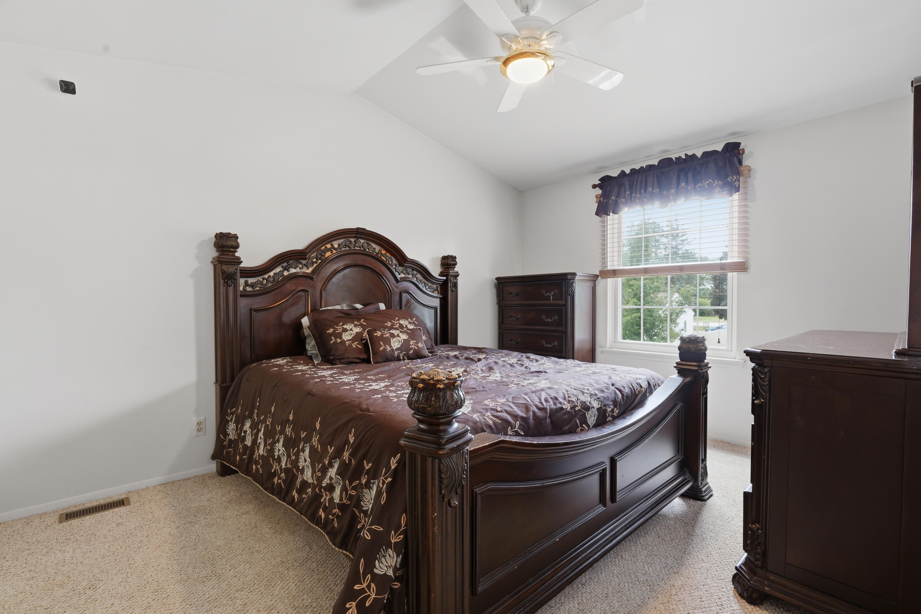 240 Pine Tree Ridge Drive 4 Property Photo 16
