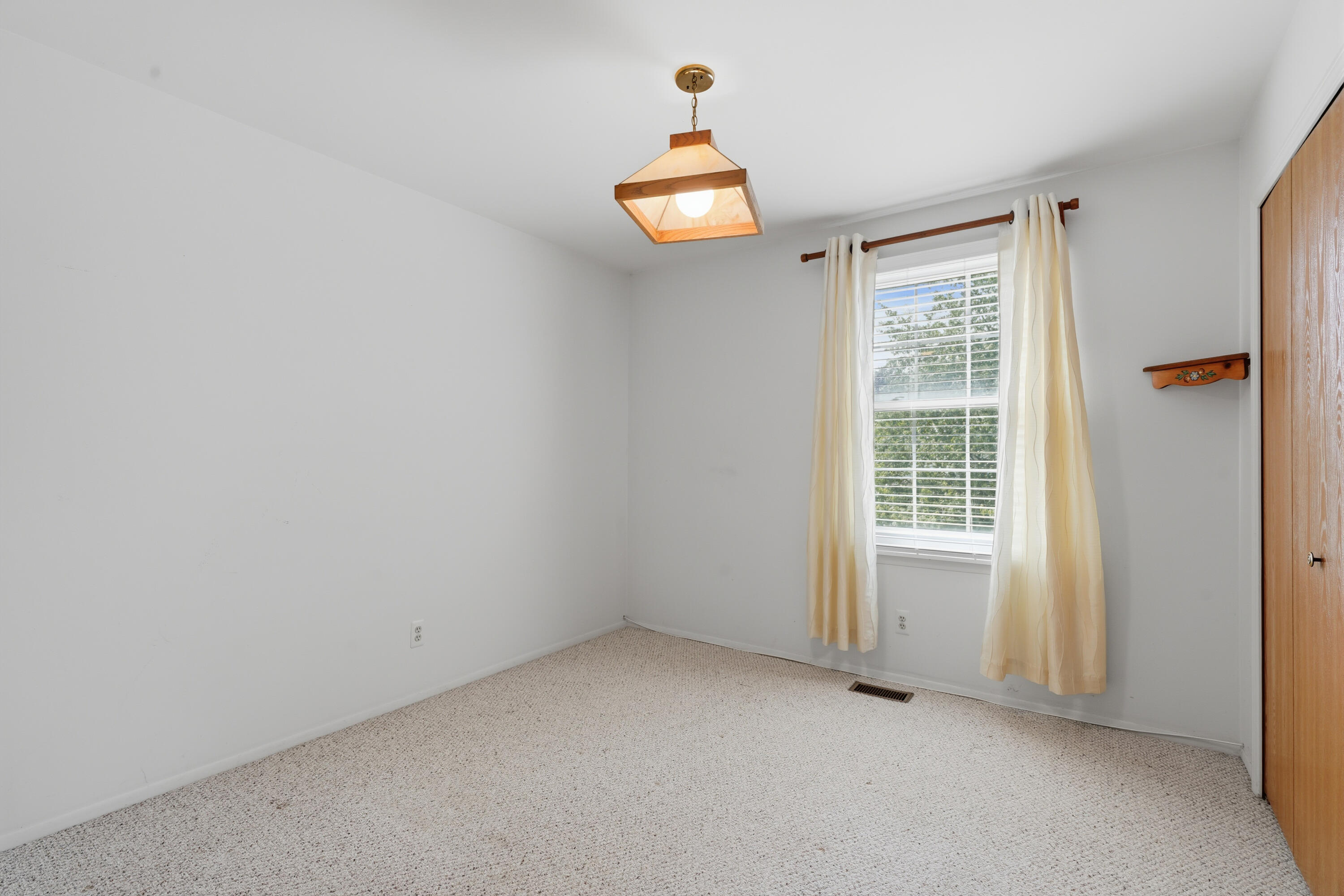 240 Pine Tree Ridge Drive 4 Property Photo 22