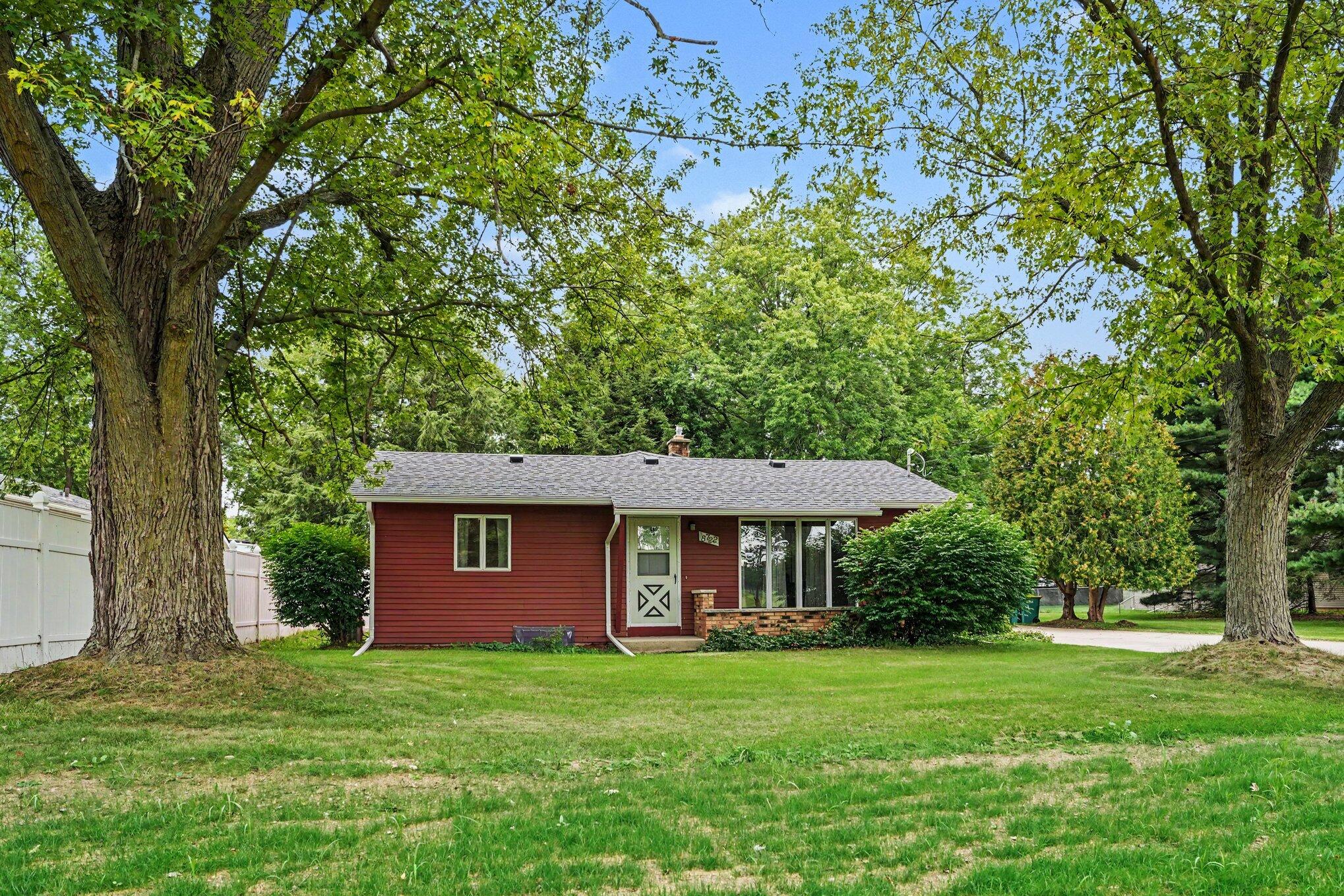 8722 S Sprinkle Road Property Photo 1