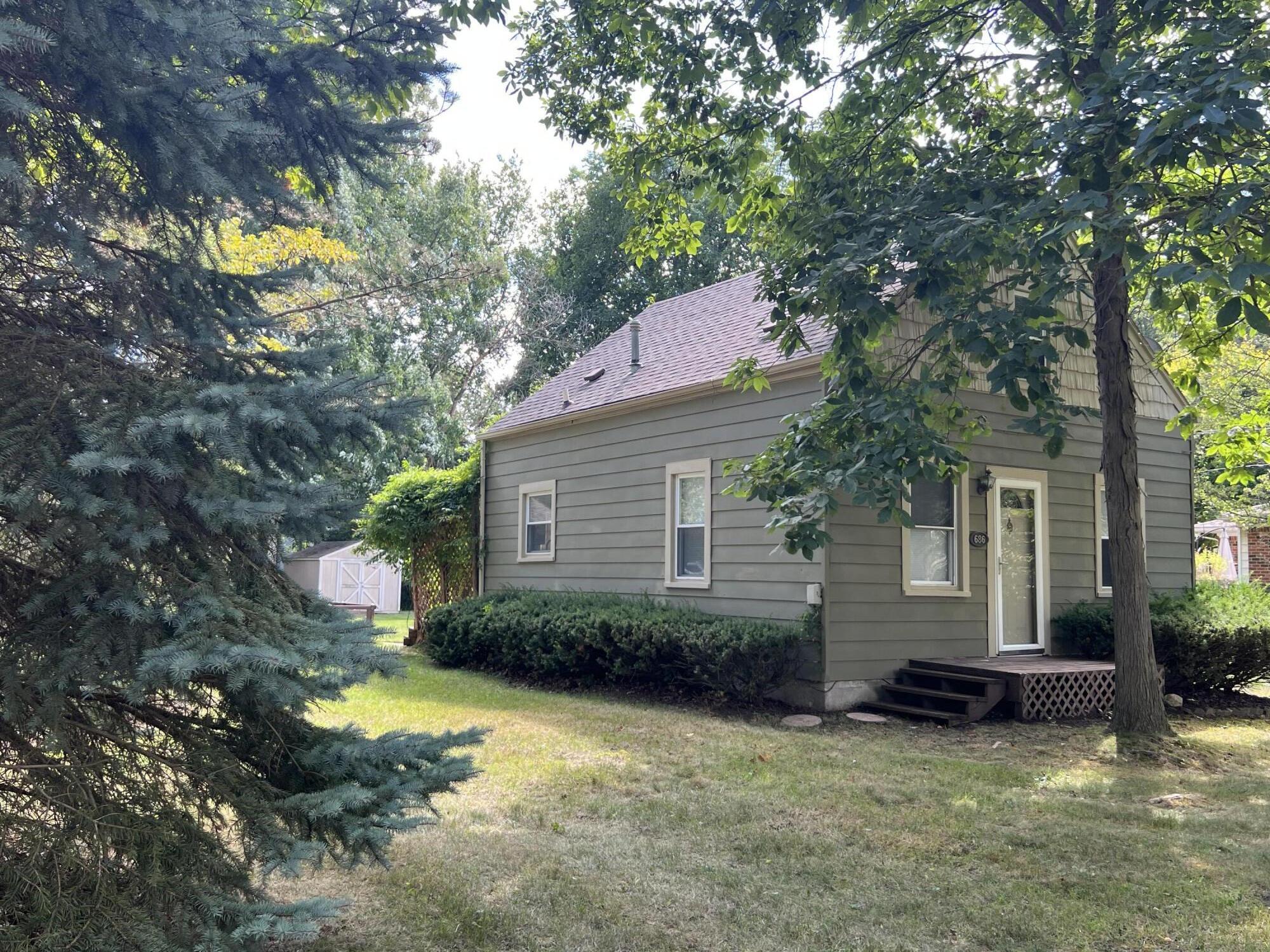 686 Troywood Drive Property Photo 3