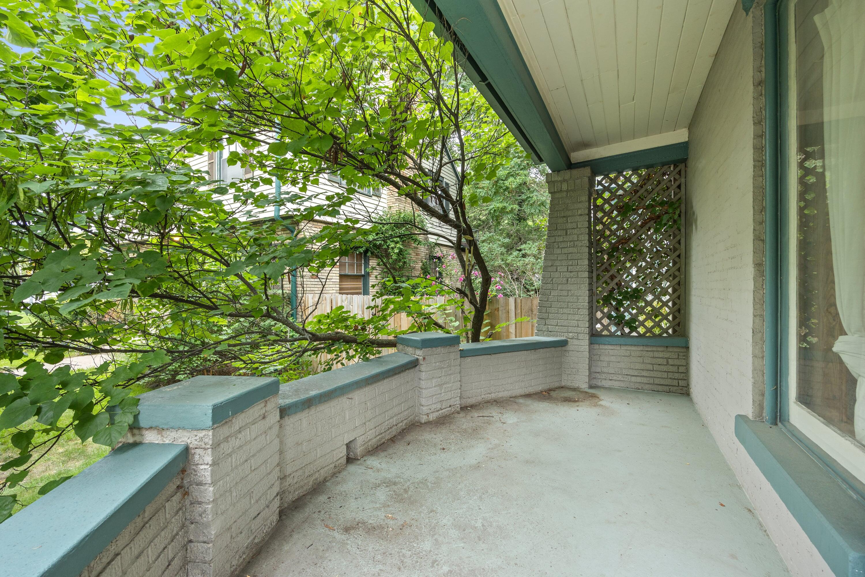 1215 Lake Drive Se Property Photo 5