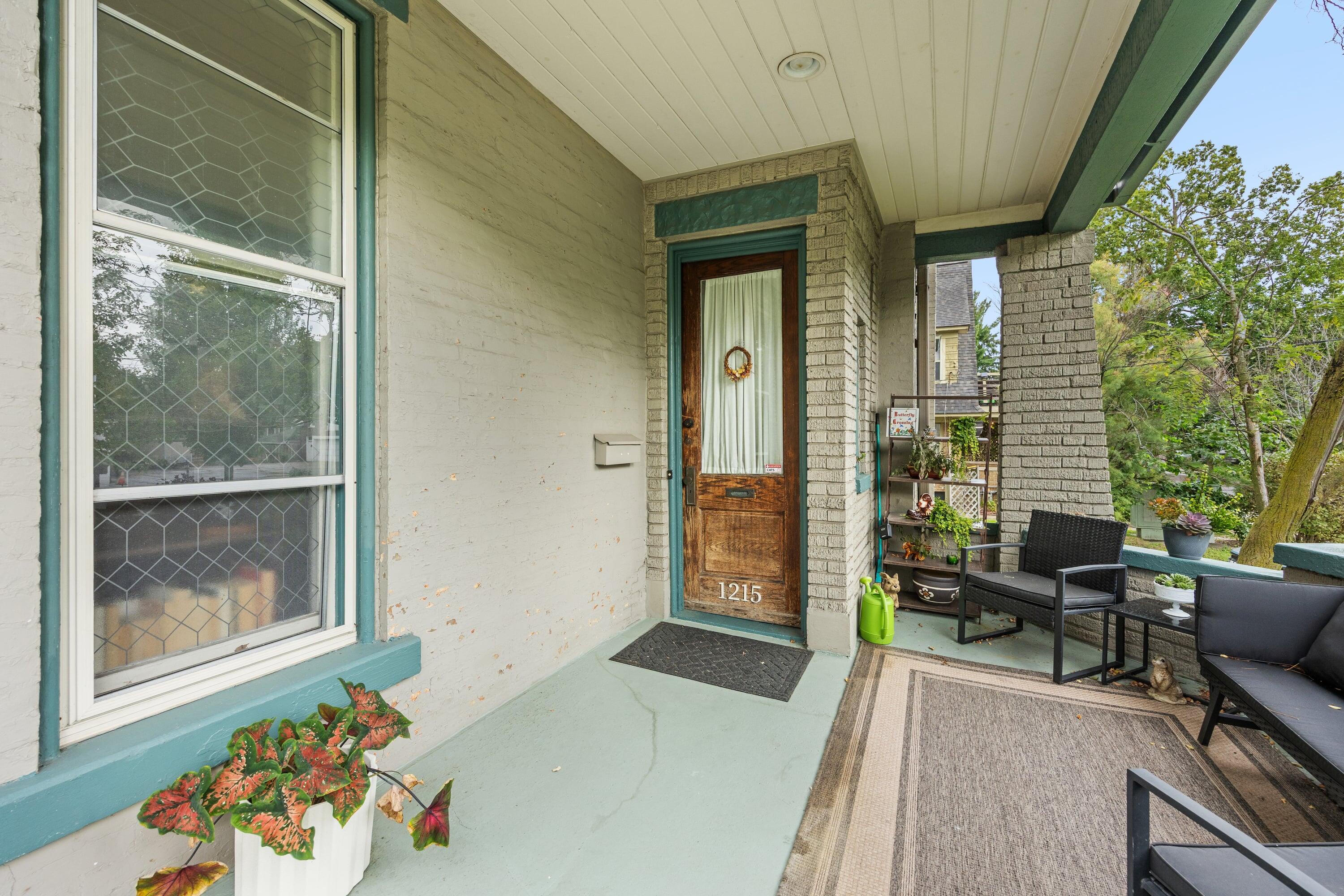 1215 Lake Drive Se Property Photo 6