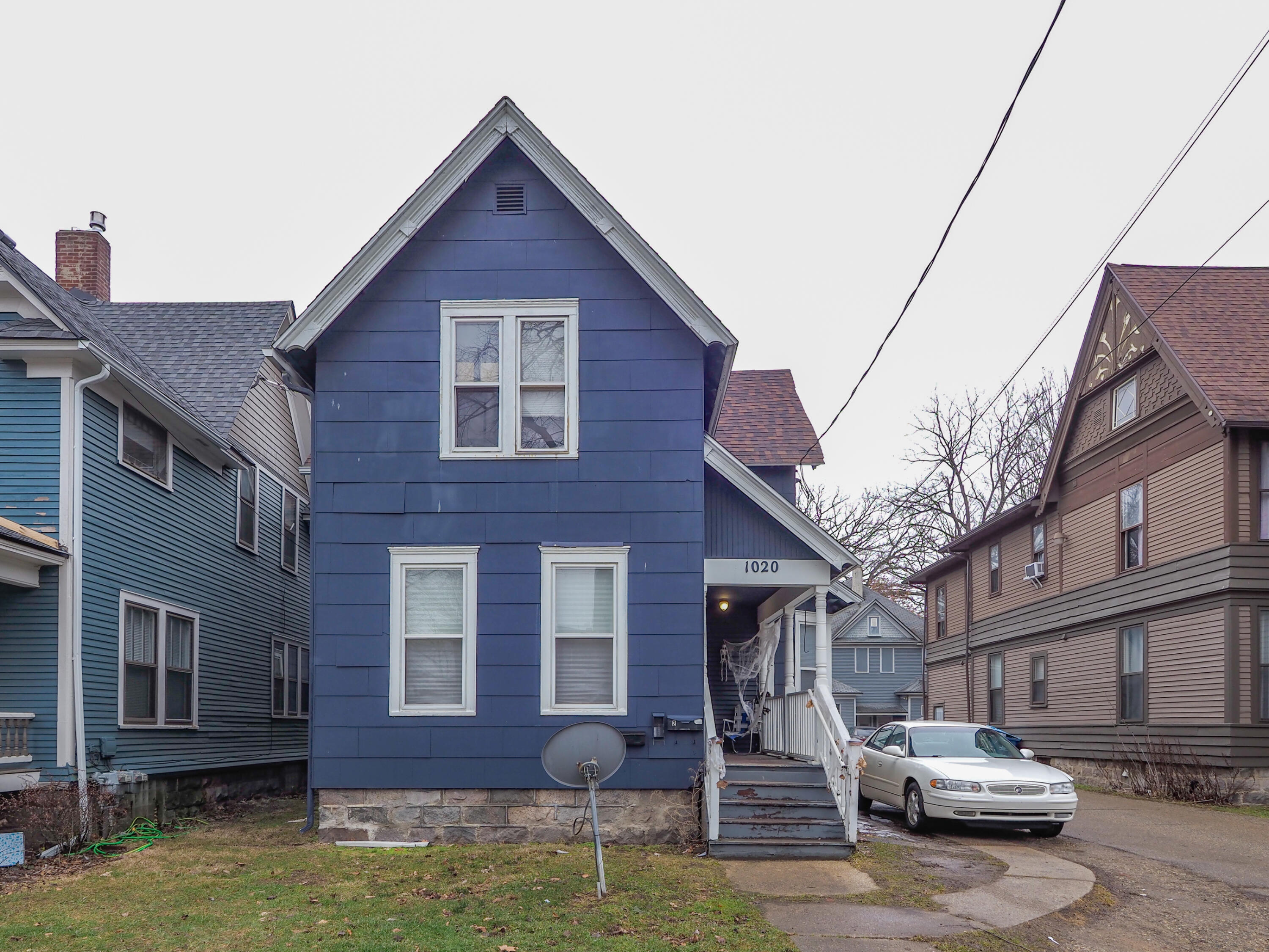 1020 S Park Street Property Photo 2