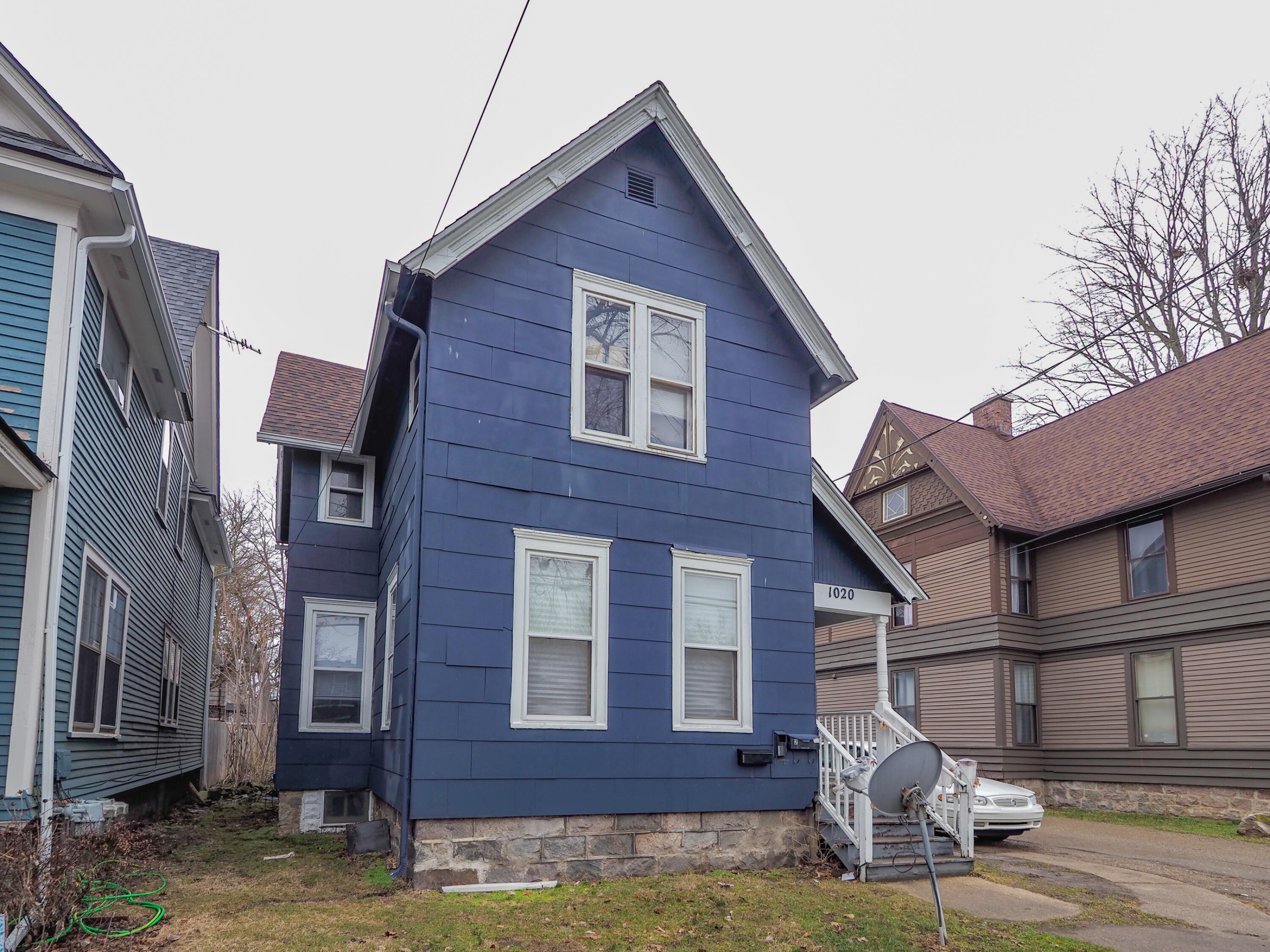 1020 S Park Street Property Photo 3
