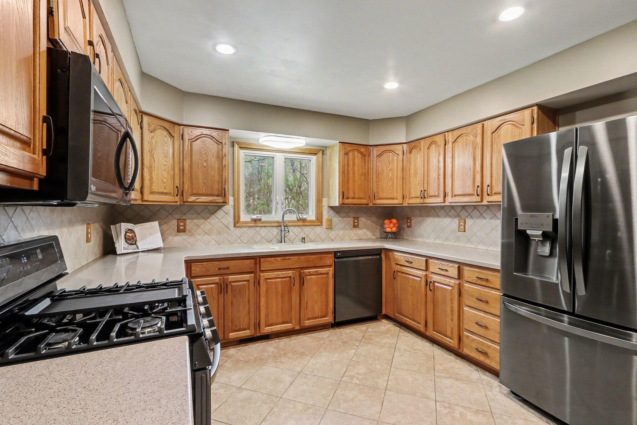 2828 W F Avenue Property Photo 4