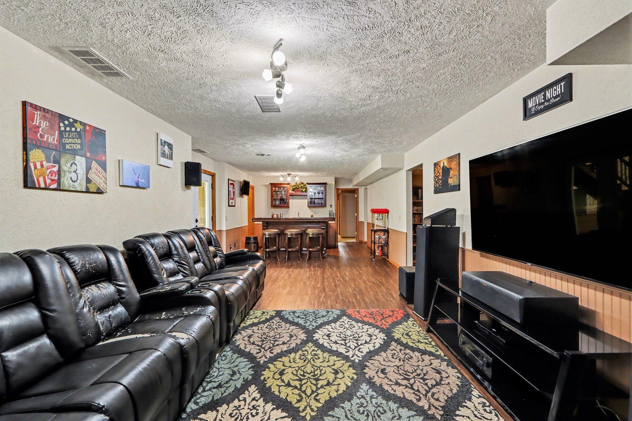 2828 W F Avenue Property Photo 5
