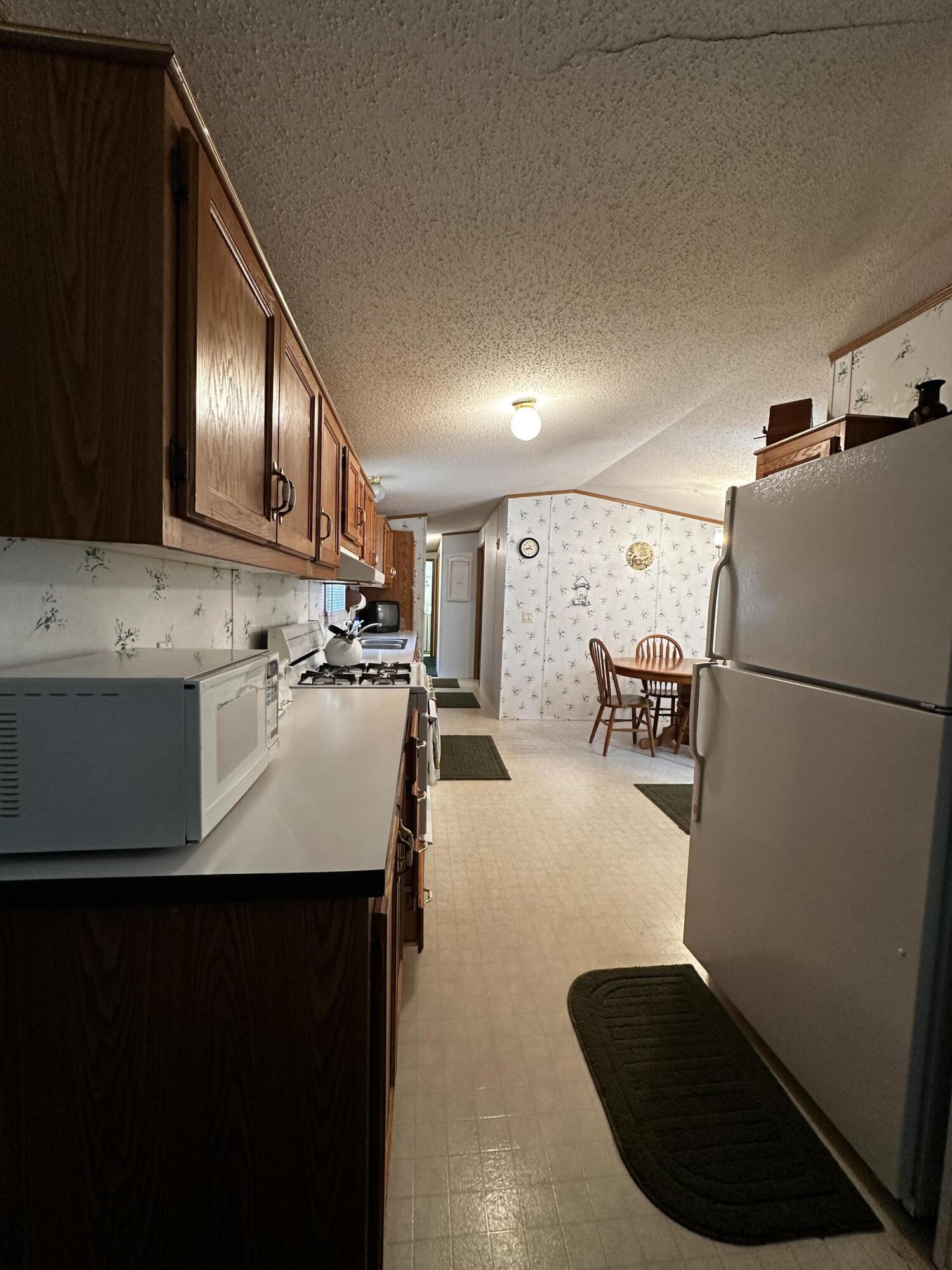 1627 W Delong Drive Property Photo 7