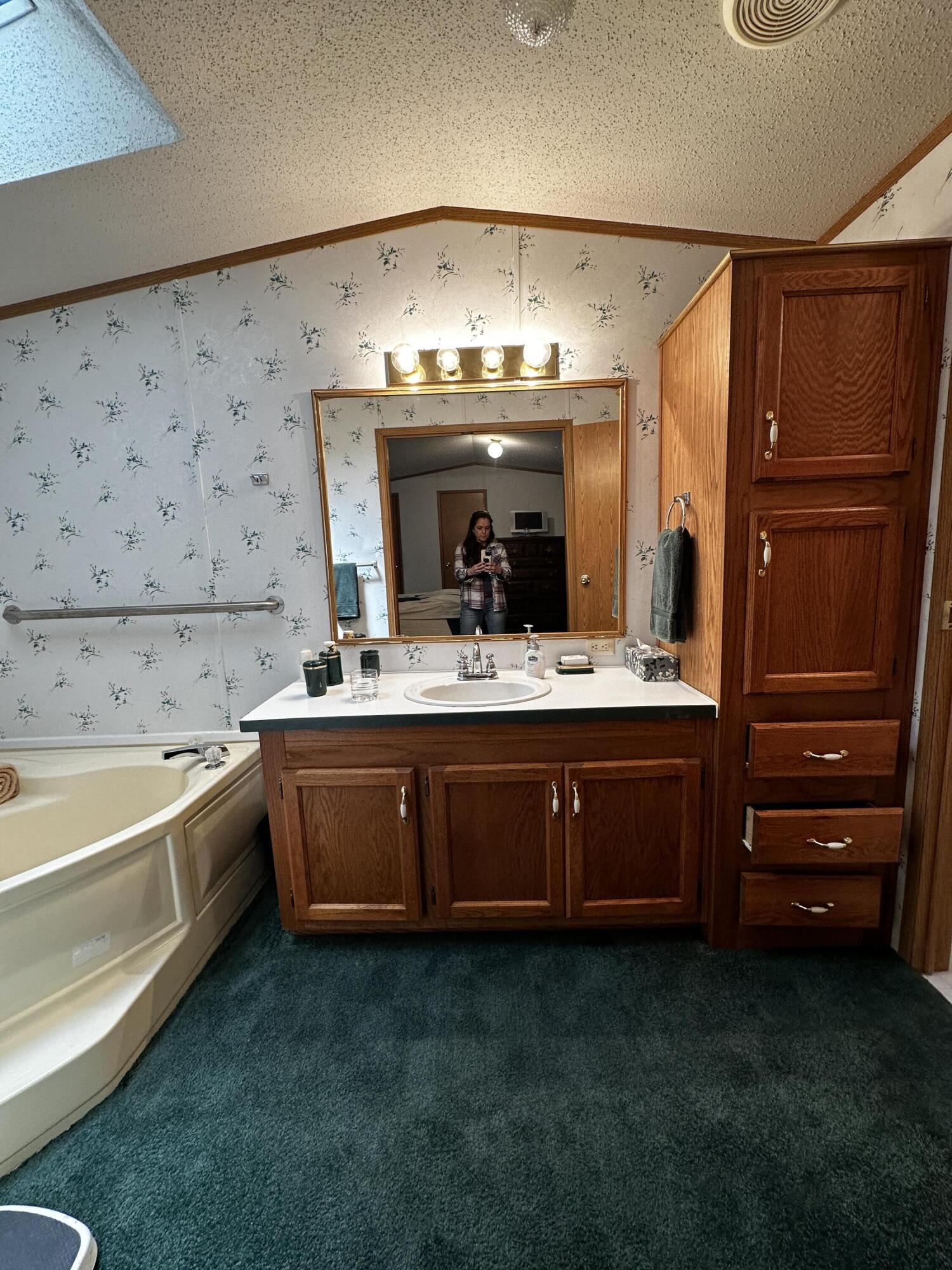 1627 W Delong Drive Property Photo 16