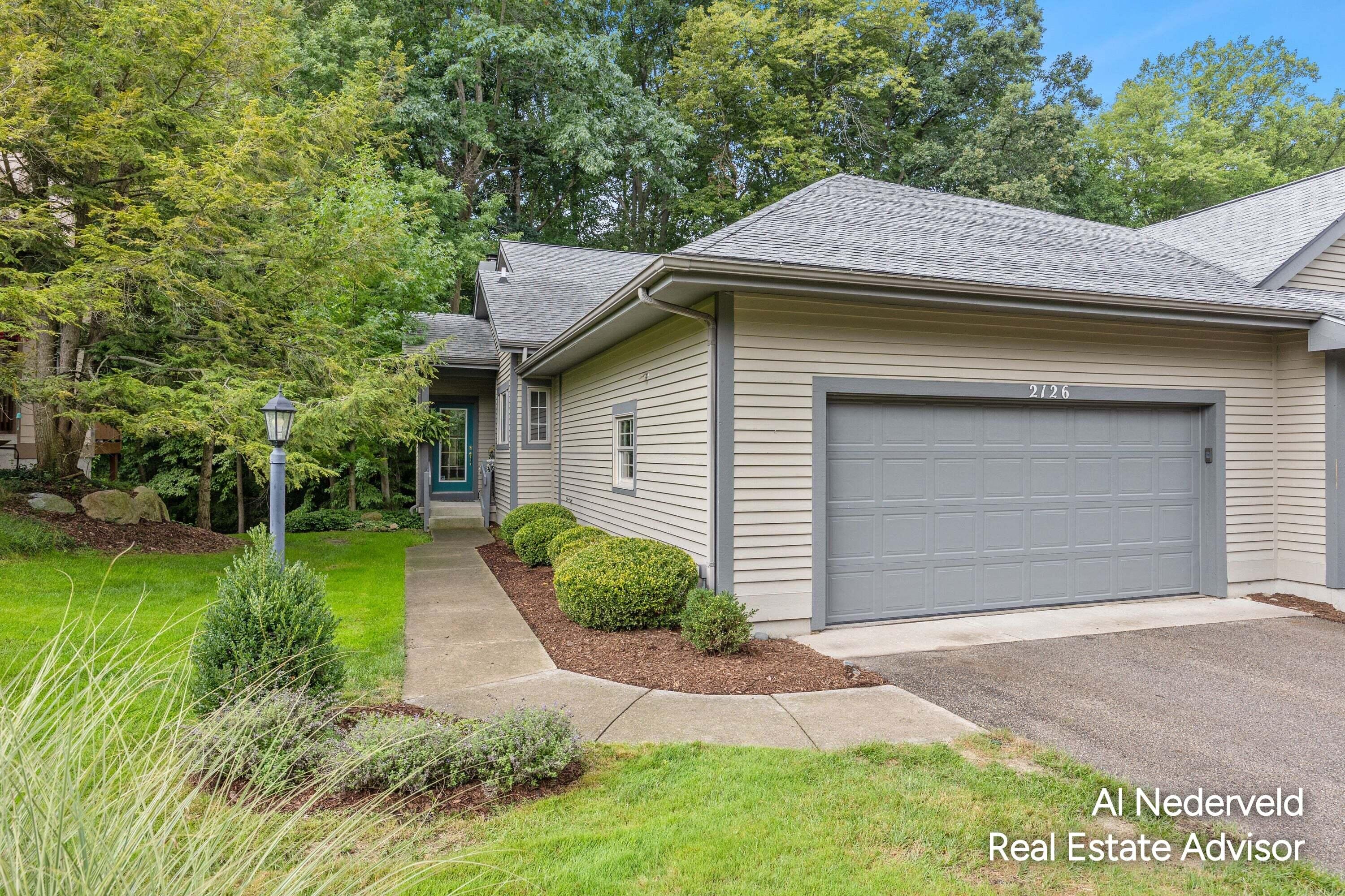 2126 S Cross Creek Drive Se Property Photo 2