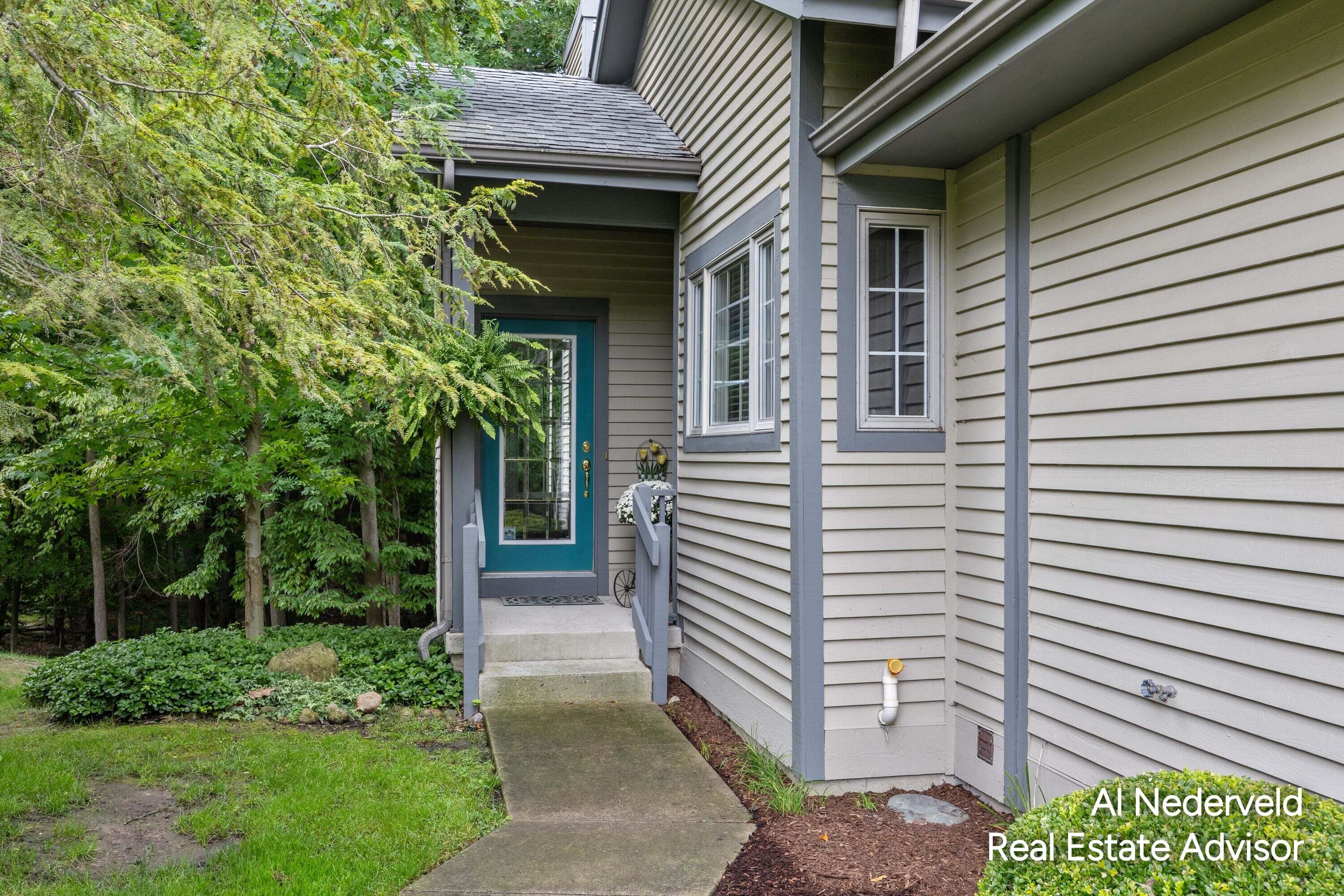 2126 S Cross Creek Drive Se Property Photo 3