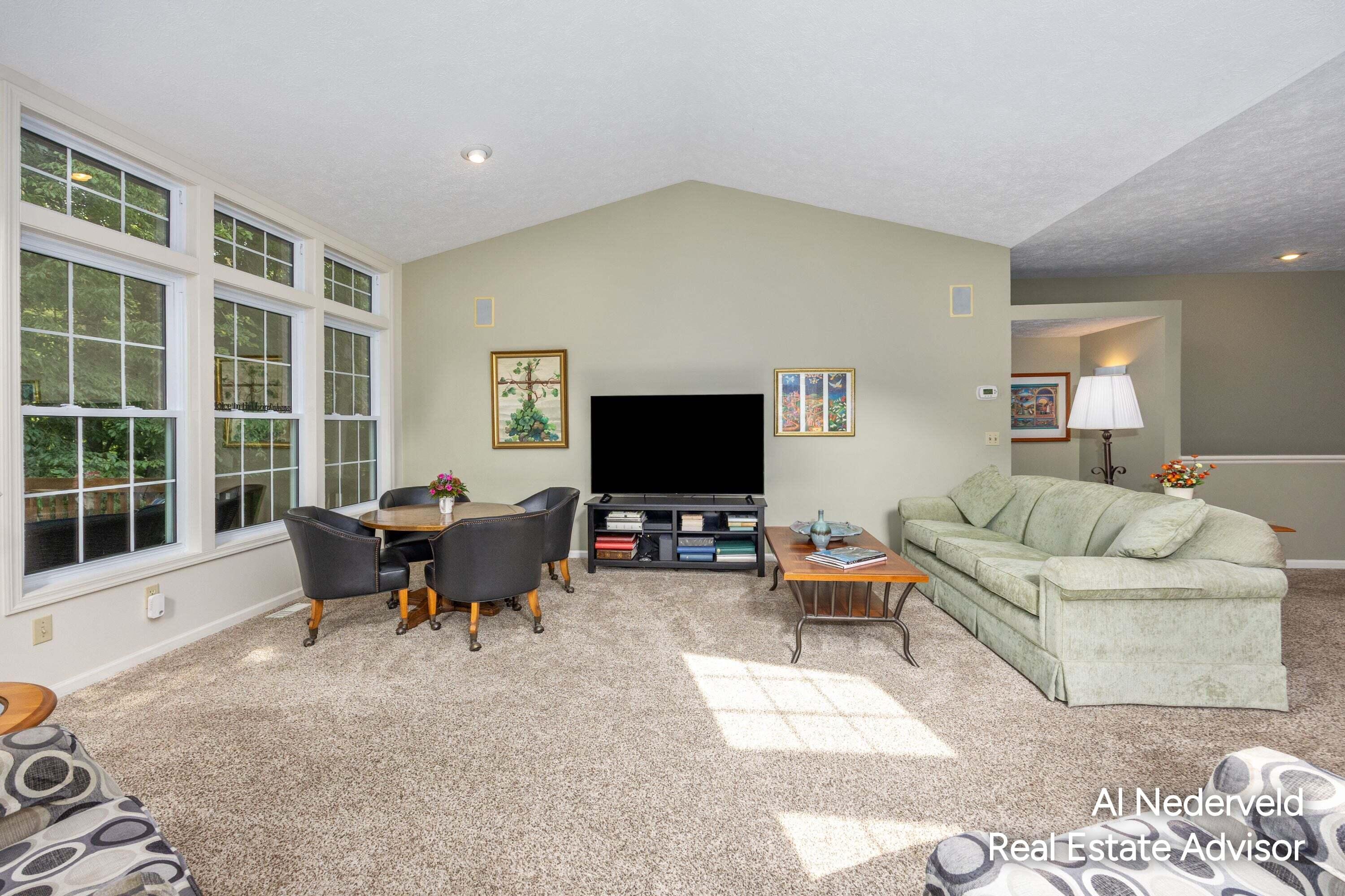 2126 S Cross Creek Drive Se Property Photo 9