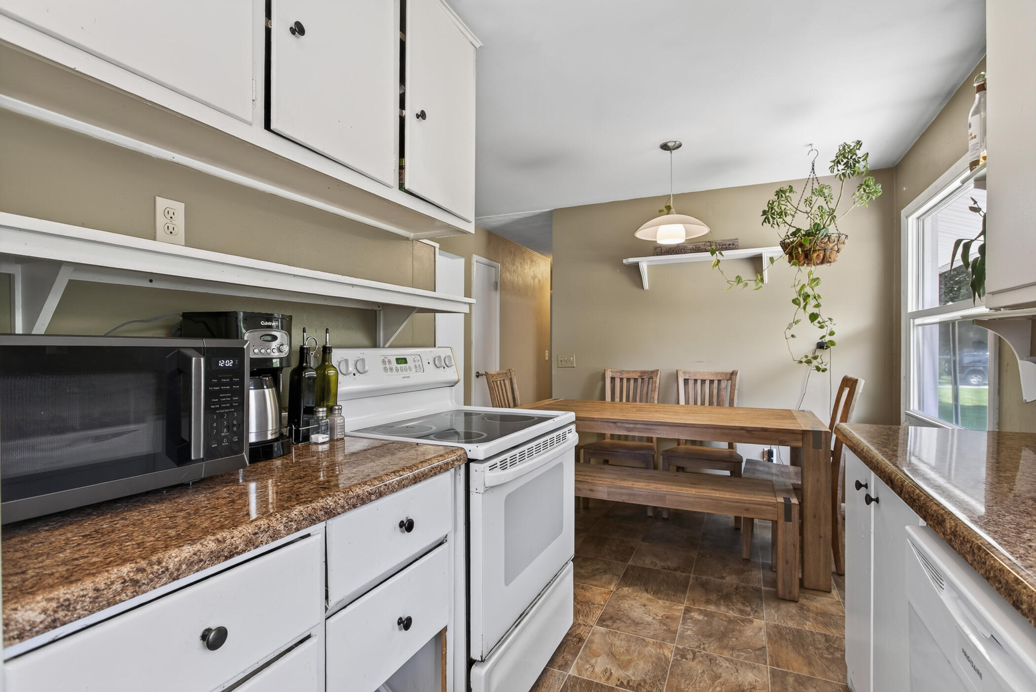 5182 Marsh Road Property Photo 13