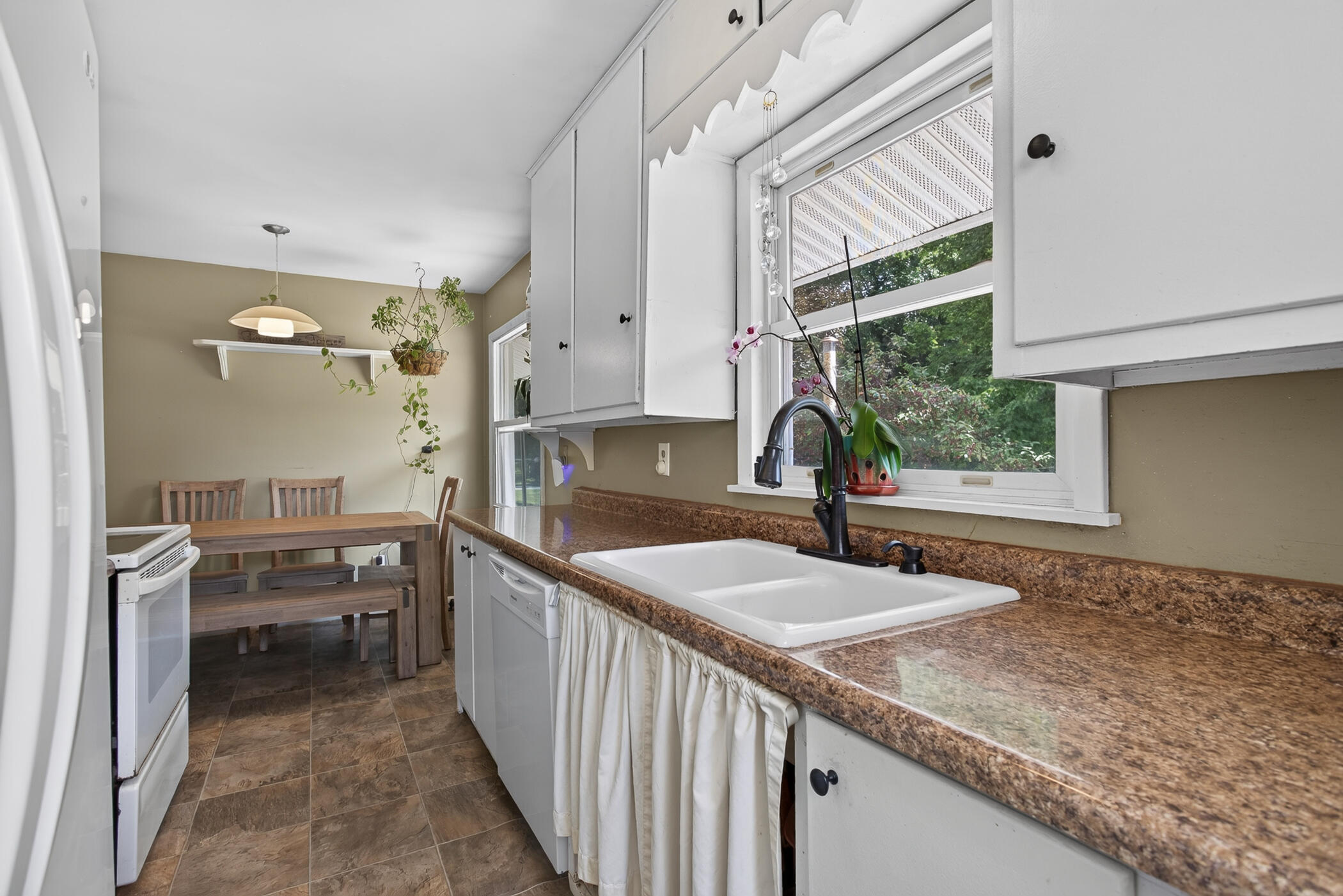 5182 Marsh Road Property Photo 14