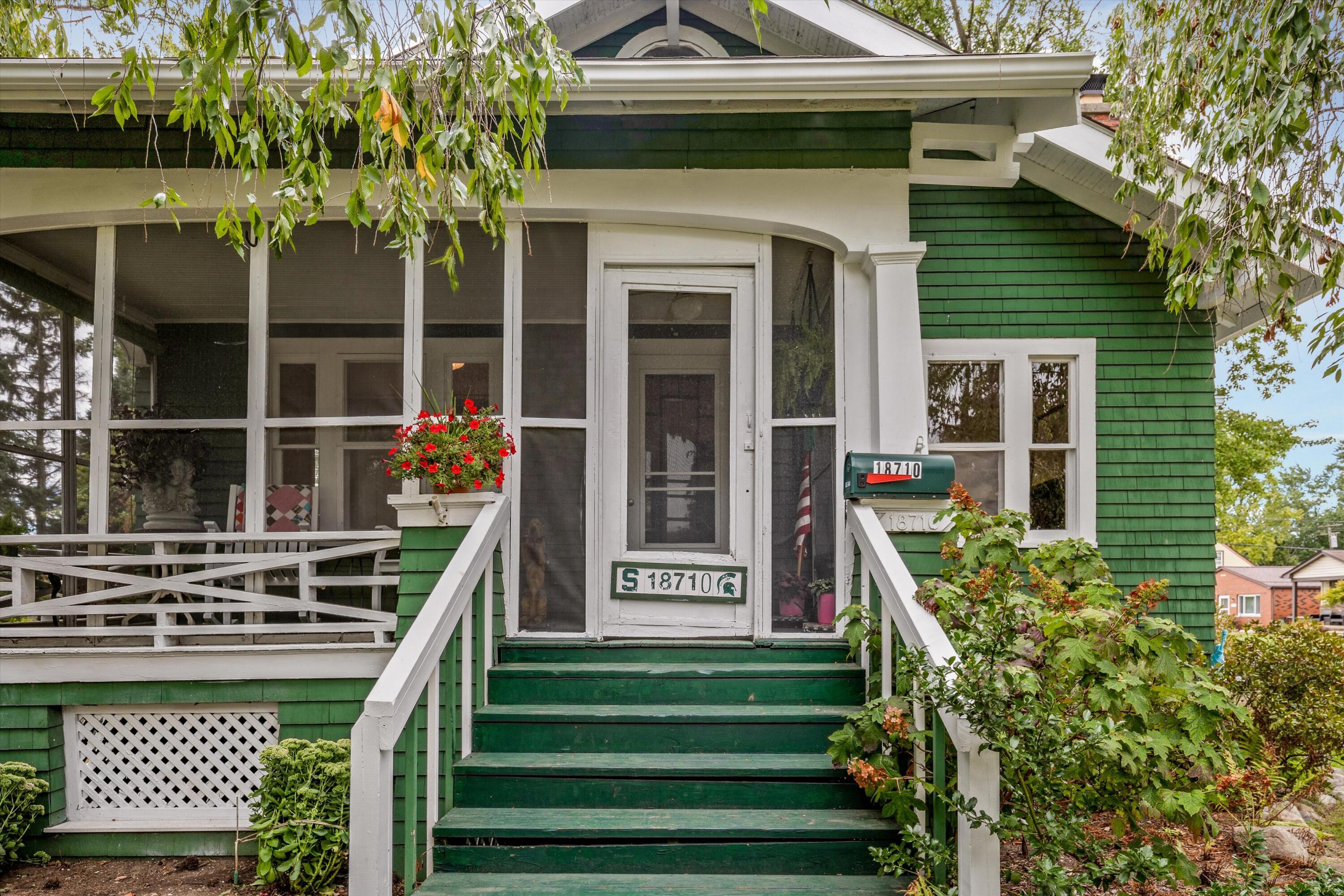 18710 Common Road Property Photo 1