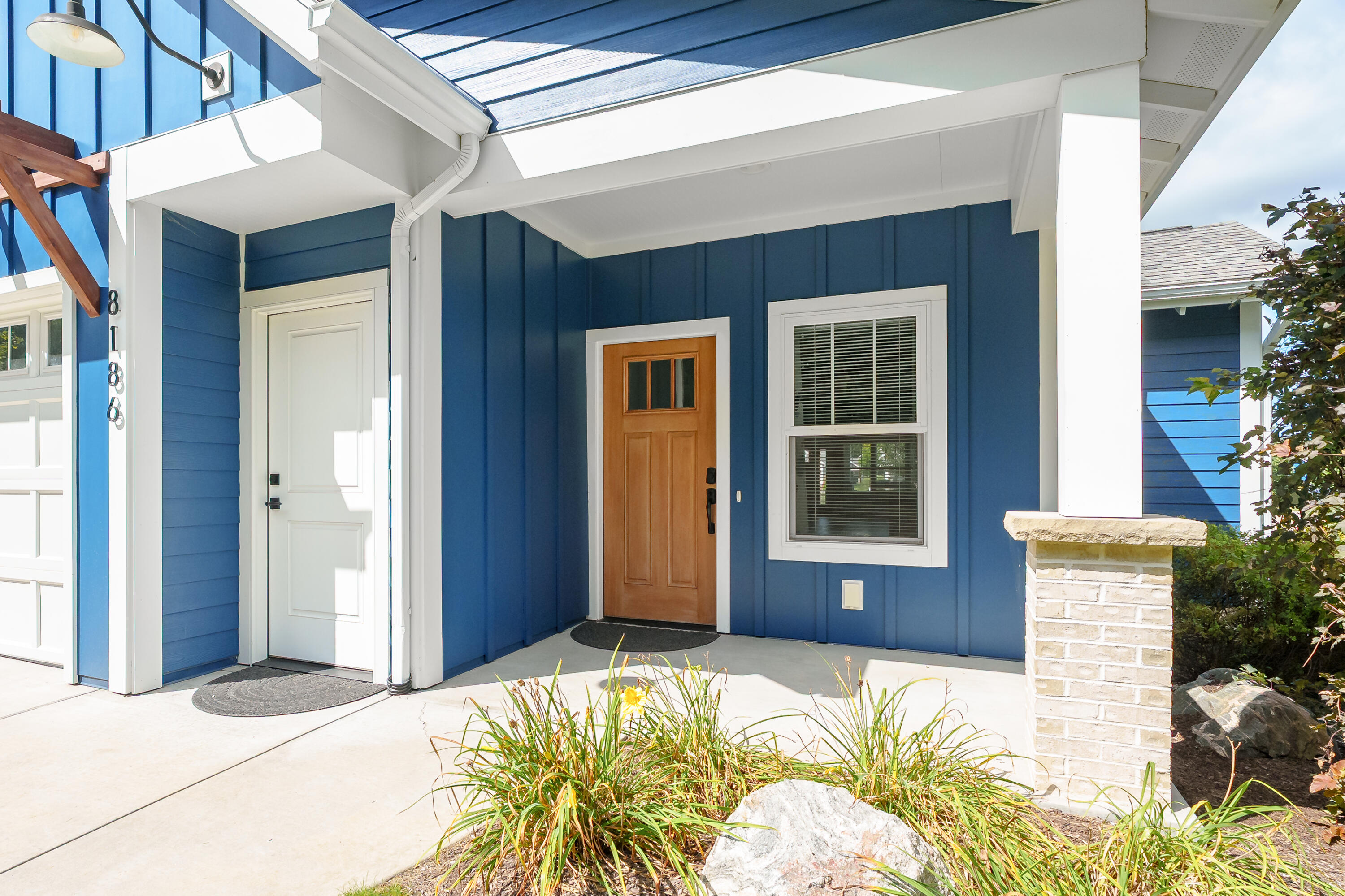 8186 Shooting Star Lane Property Photo 4
