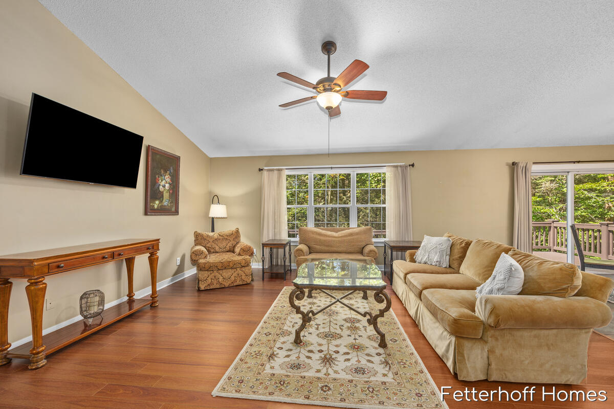 6615 Beech Creek Drive Property Photo 9