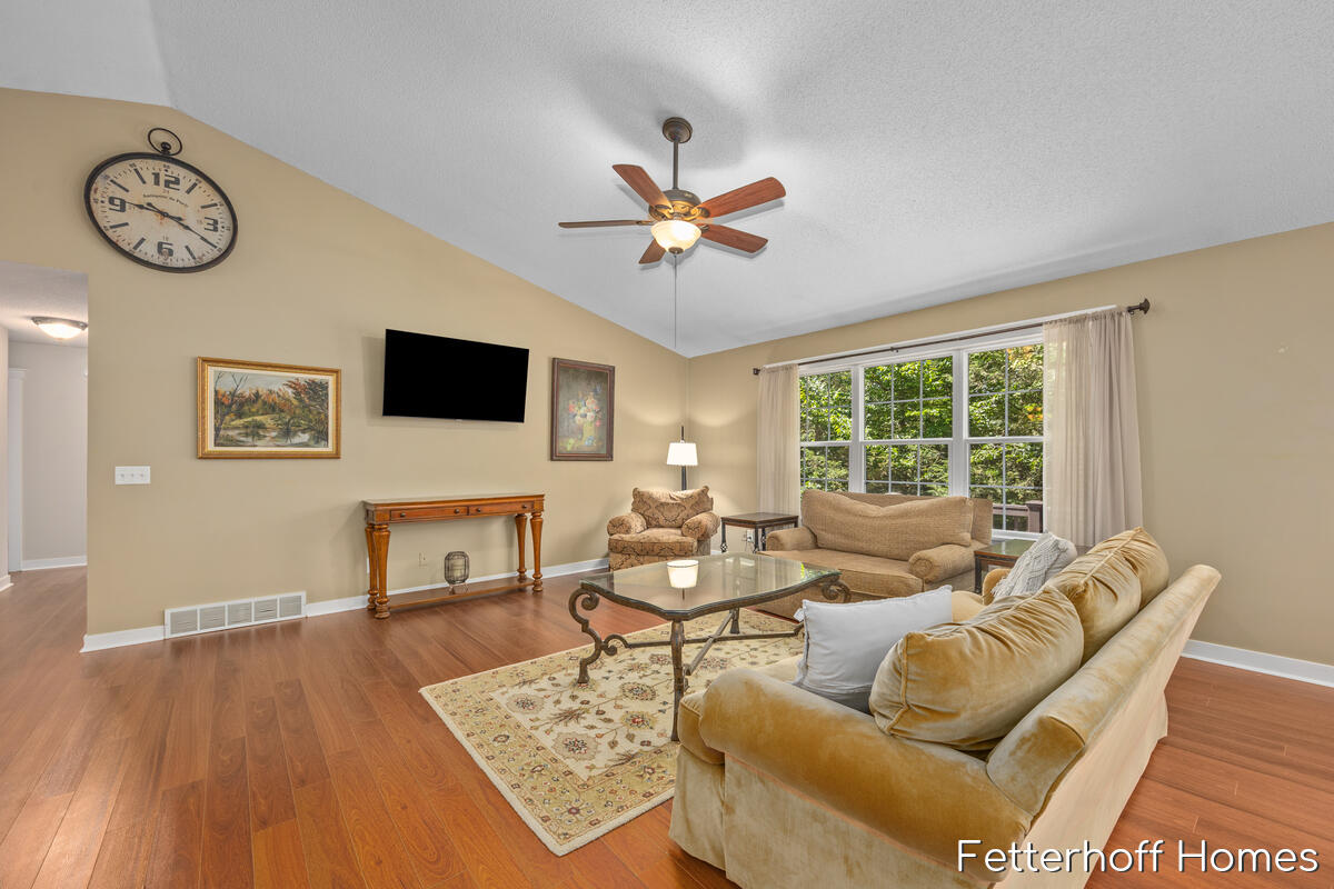 6615 Beech Creek Drive Property Photo 10