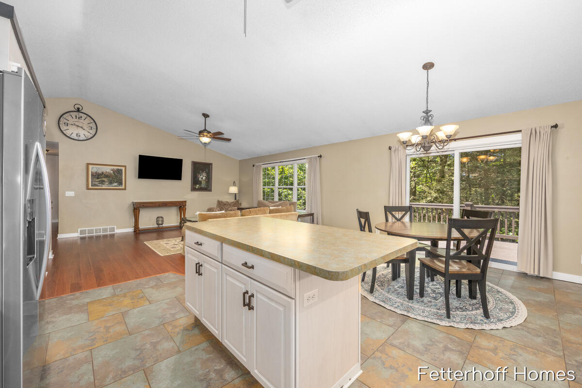 6615 Beech Creek Drive Property Photo 15