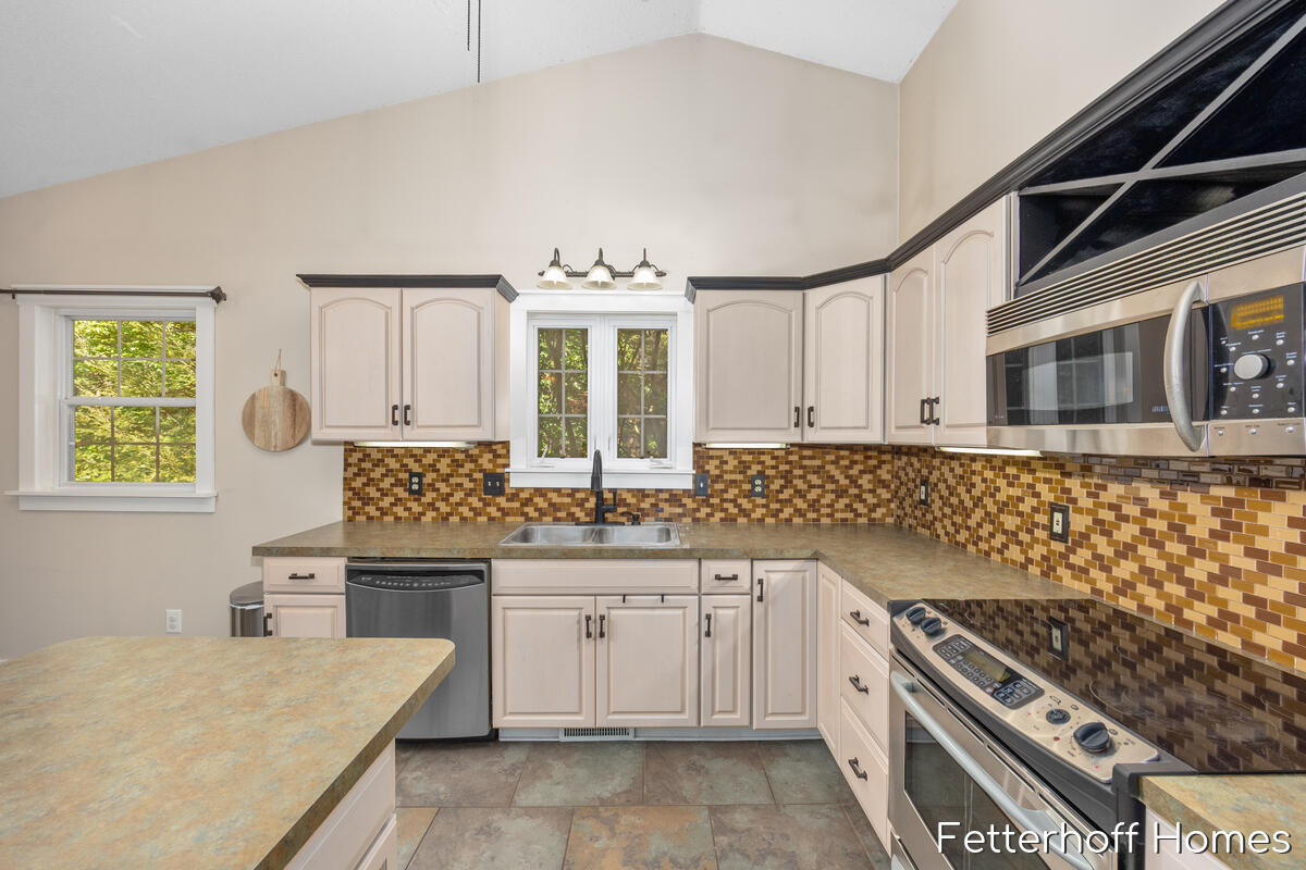 6615 Beech Creek Drive Property Photo 16