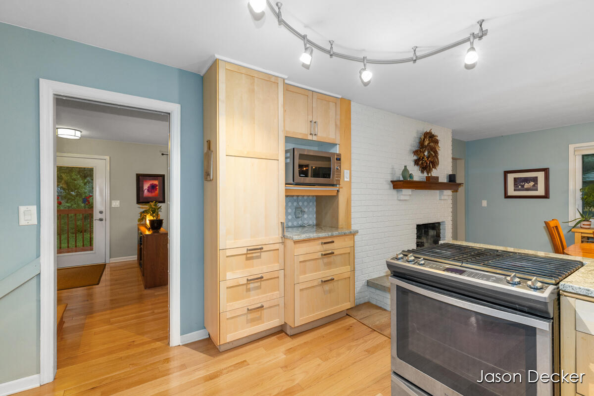 6181 10 Mile Road Ne Property Photo 8
