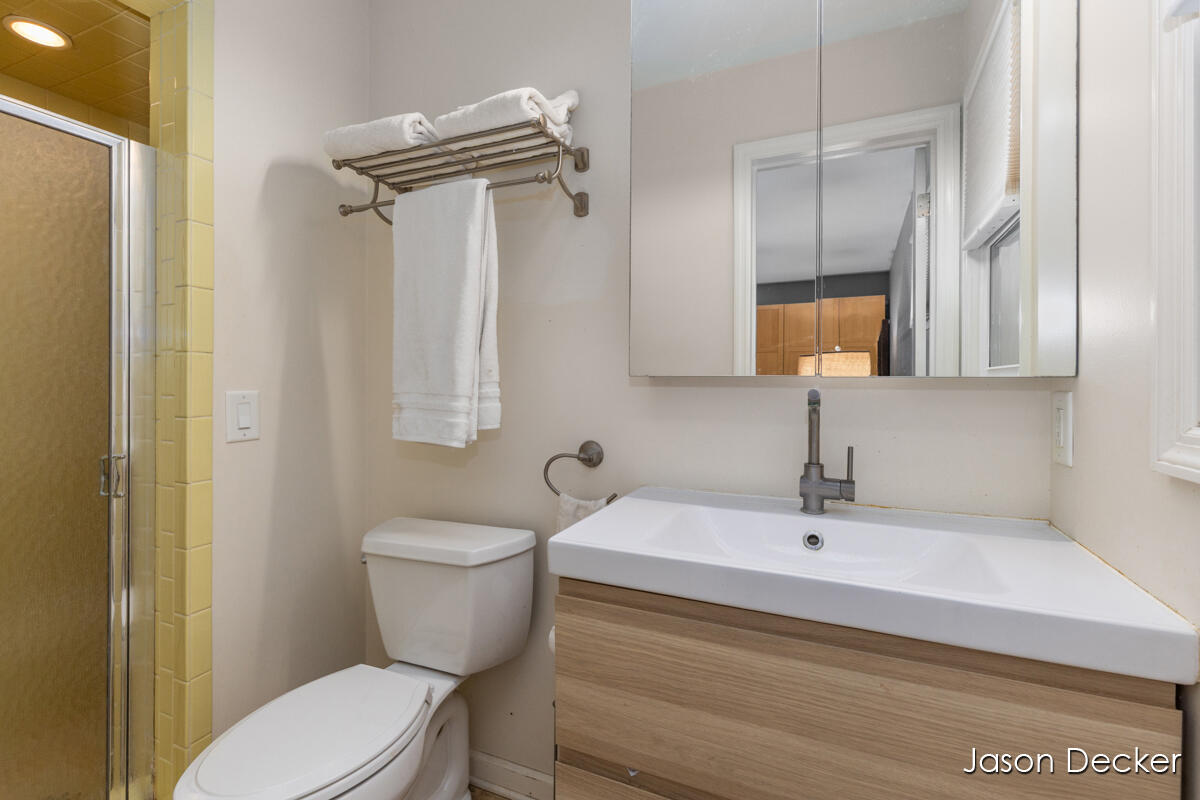 6181 10 Mile Road Ne Property Photo 18